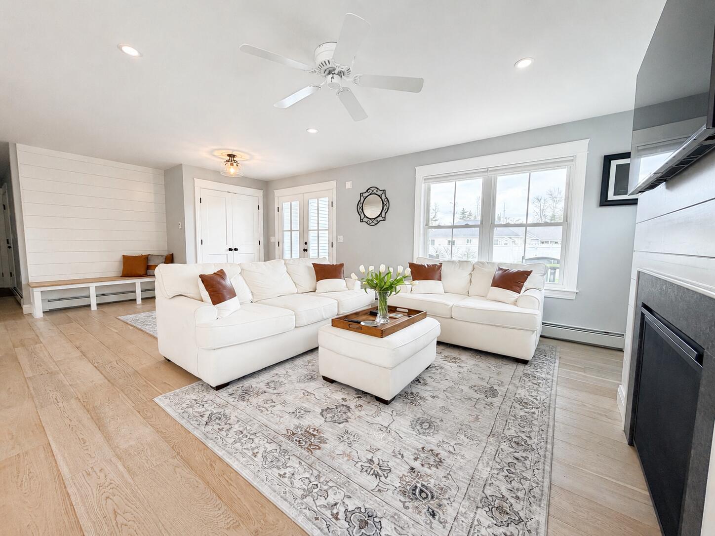 10 Lodge Drive