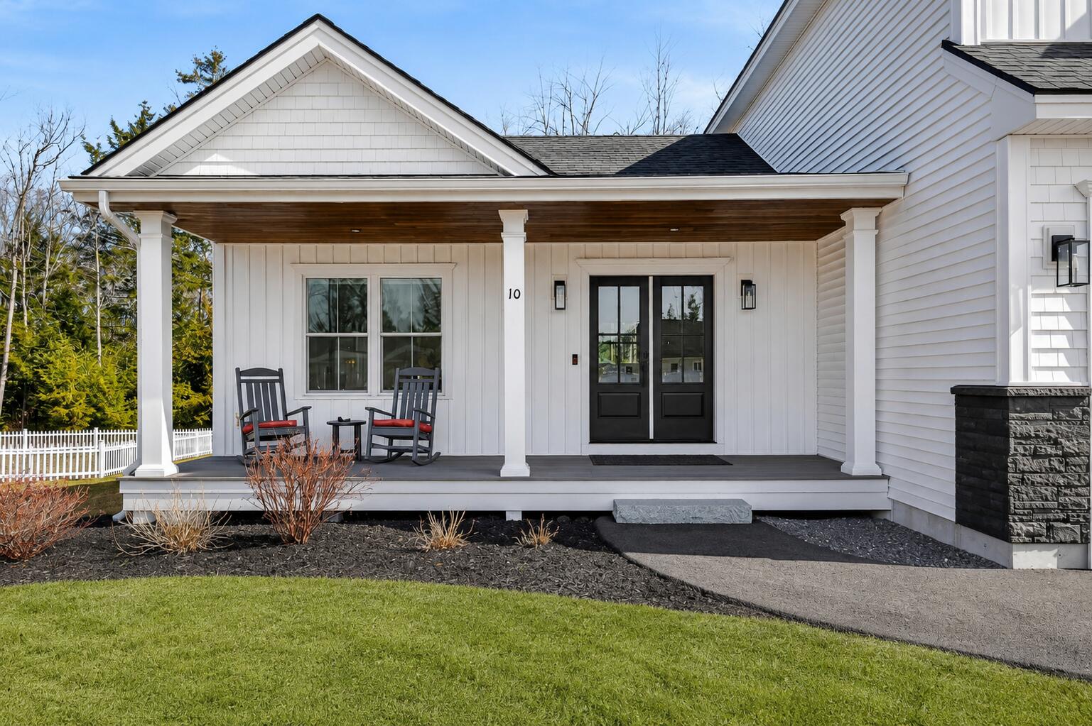 10 Lodge Drive