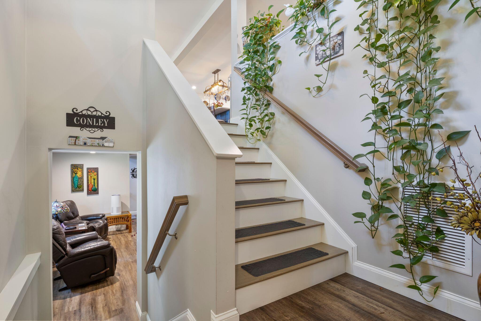 6 Bower Lane