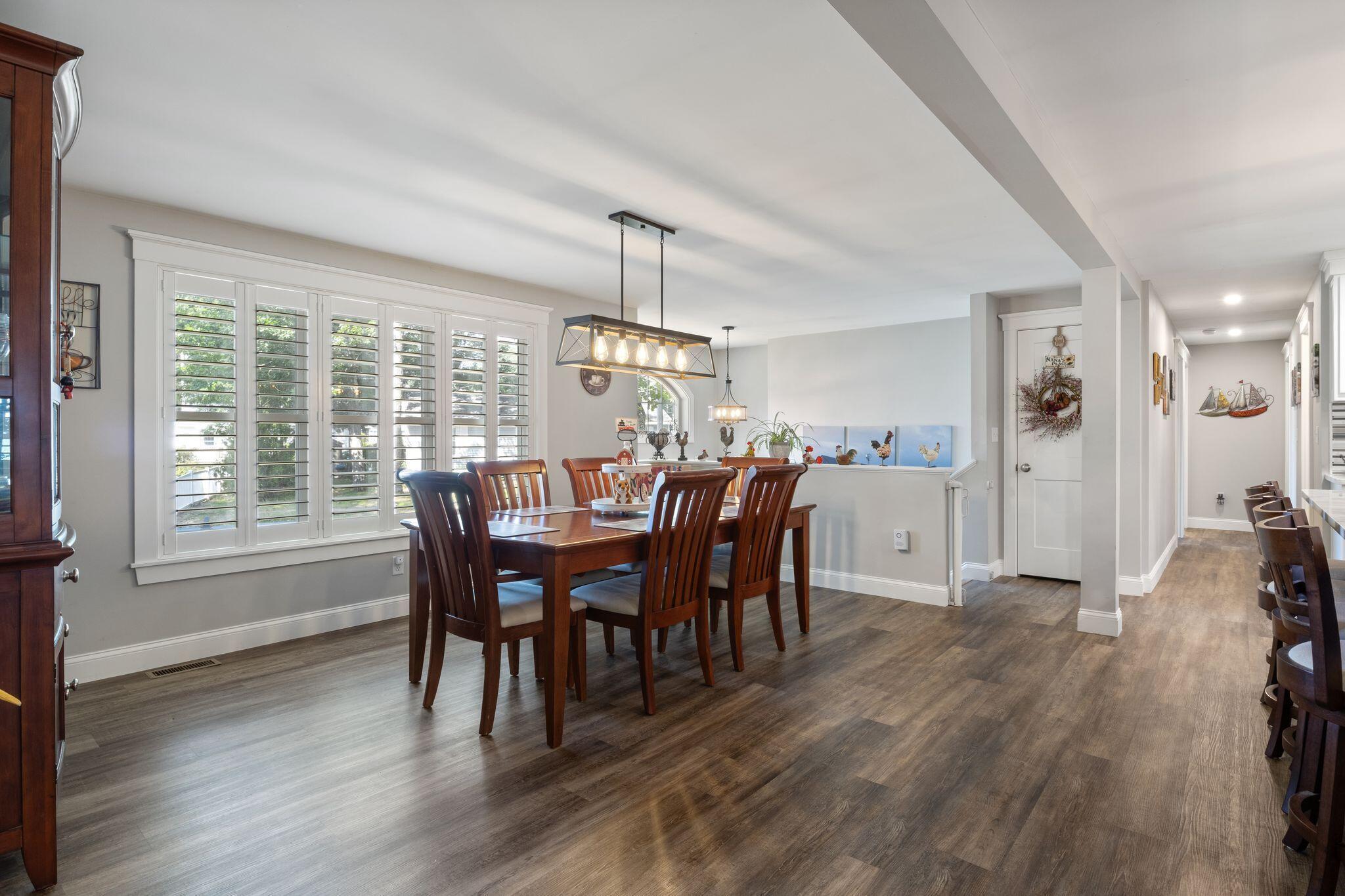 6 Bower Lane
