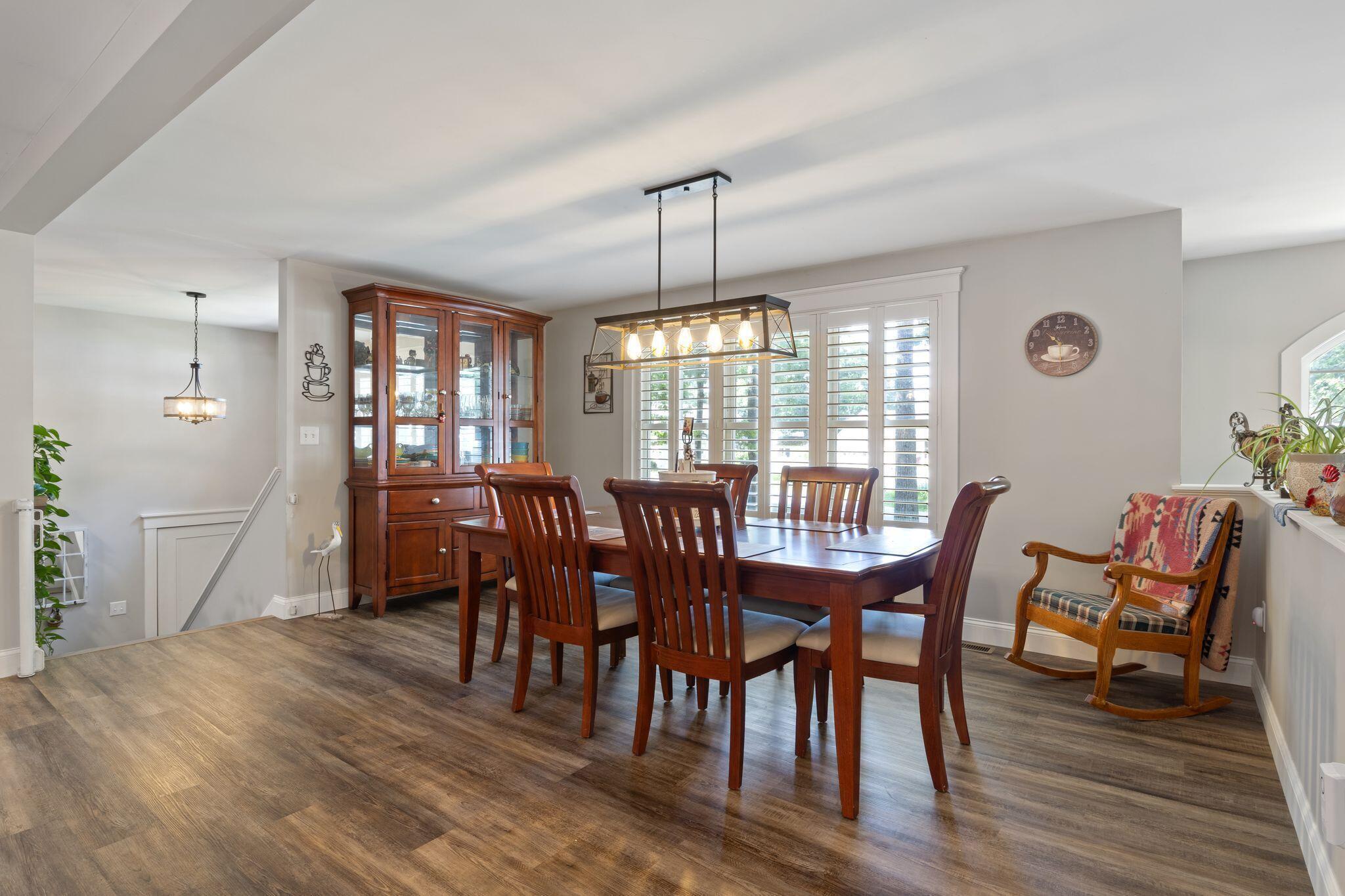 6 Bower Lane