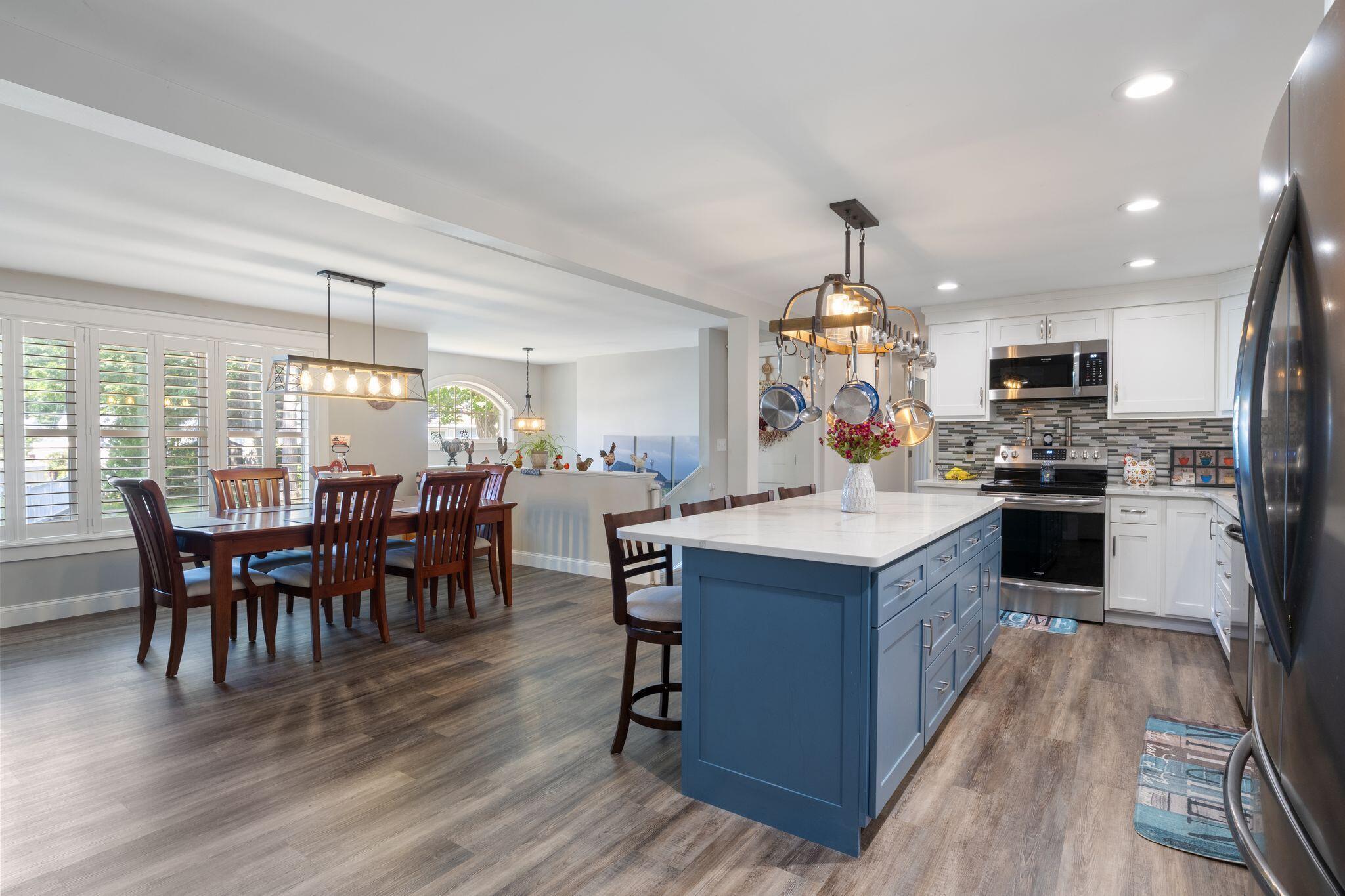 6 Bower Lane