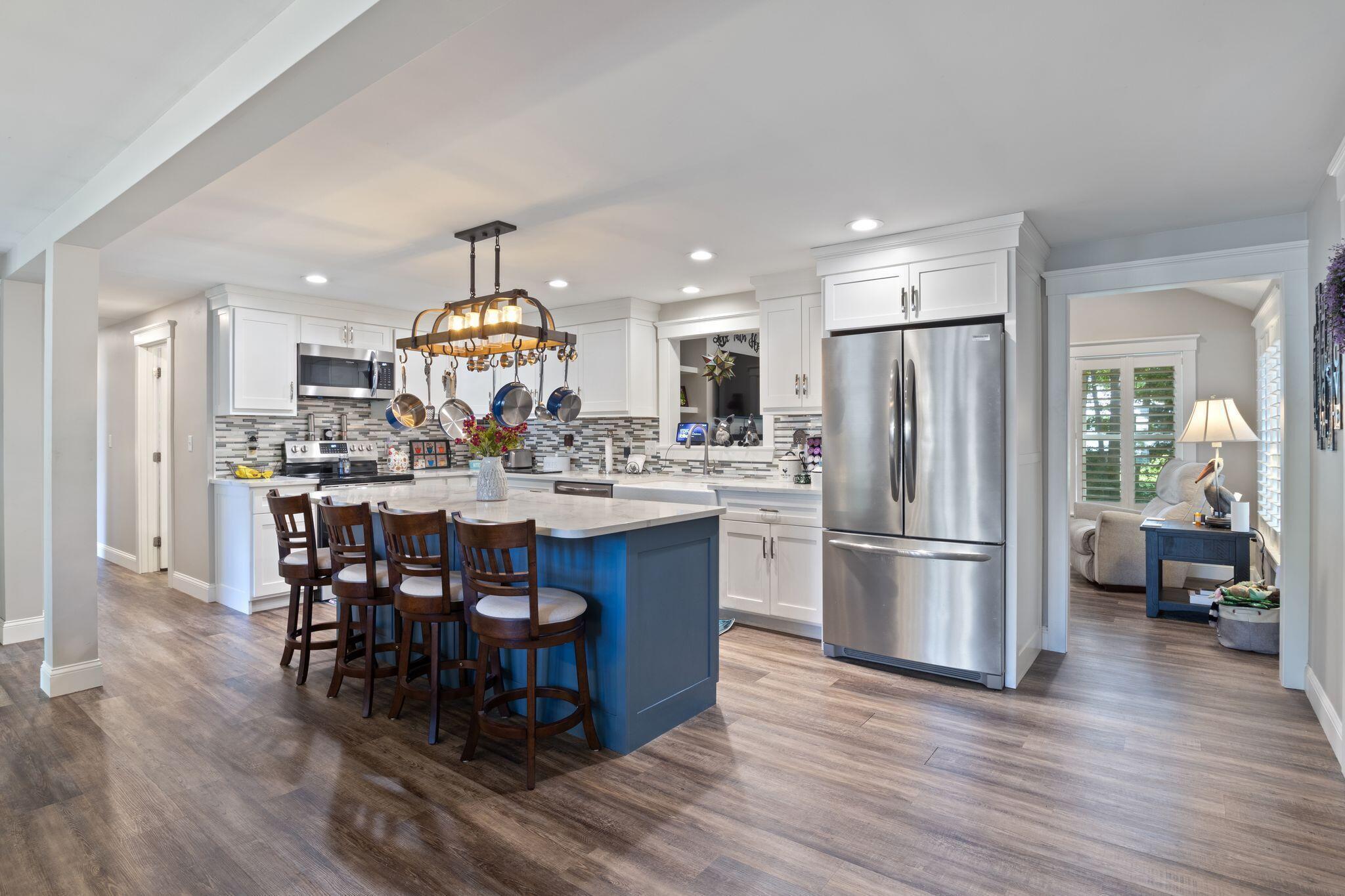 6 Bower Lane