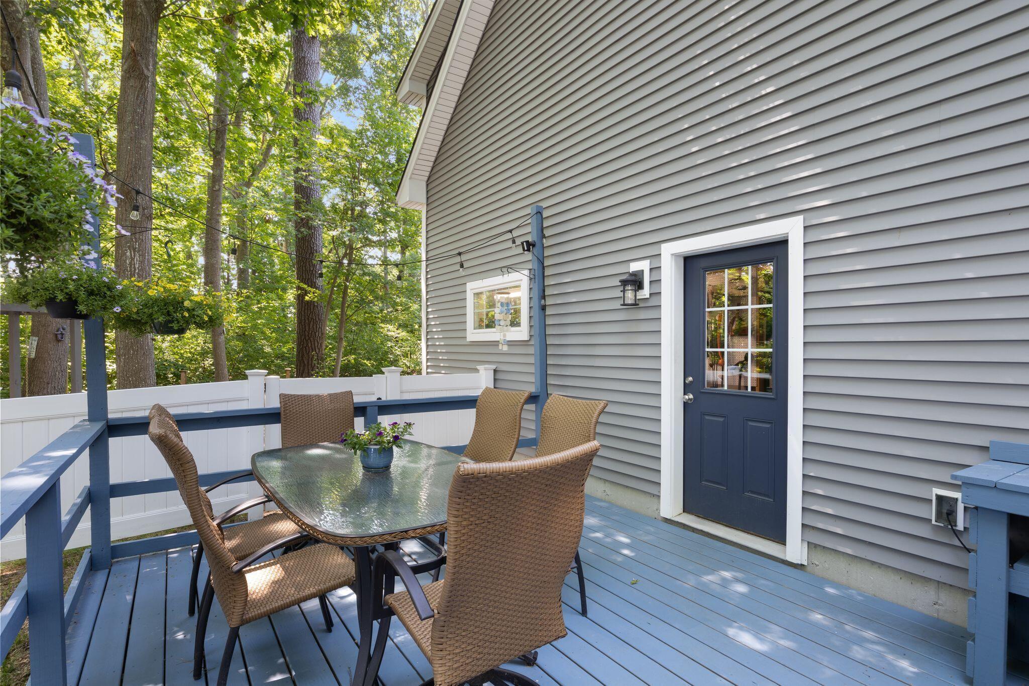6 Bower Lane