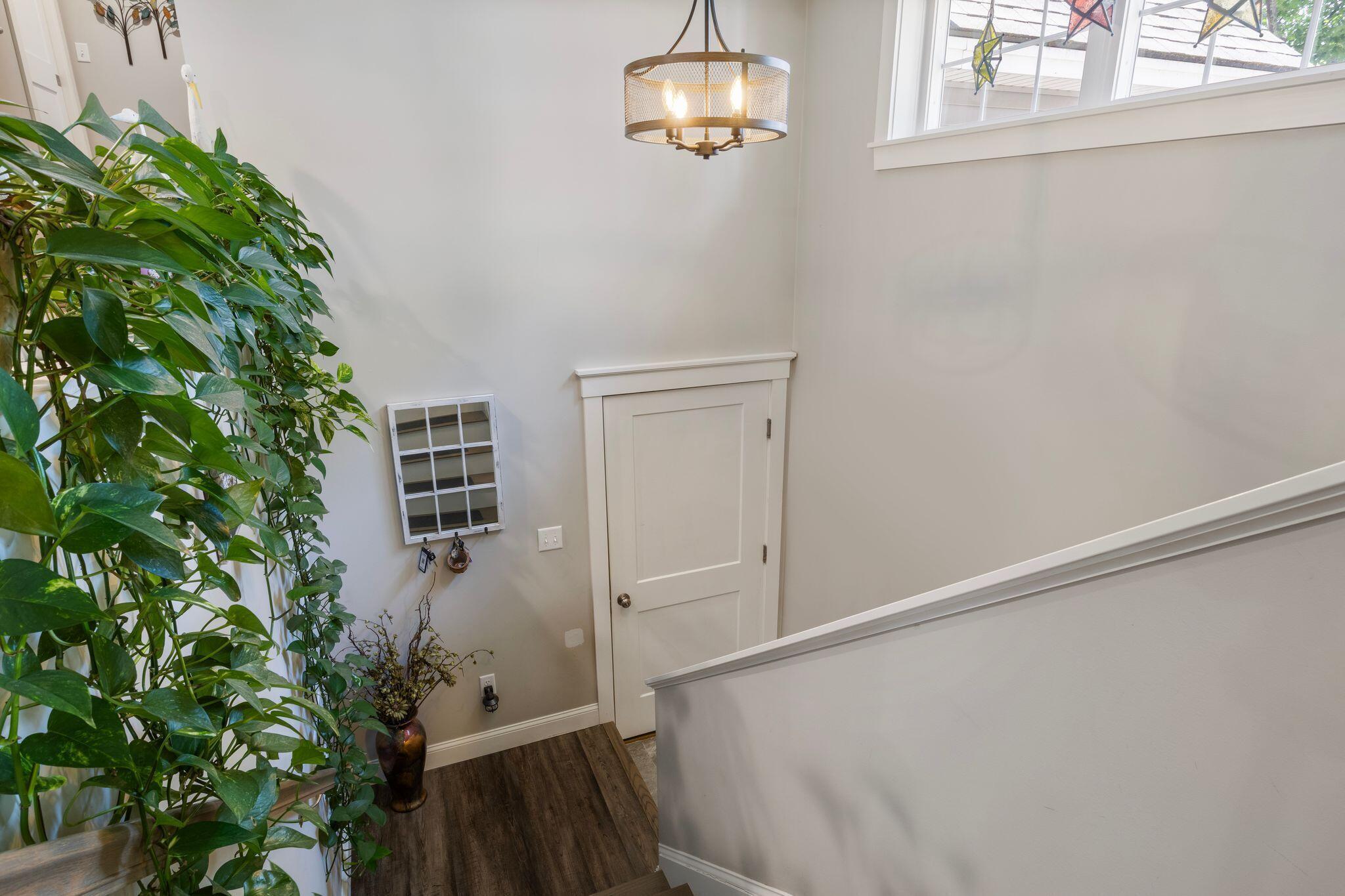 6 Bower Lane
