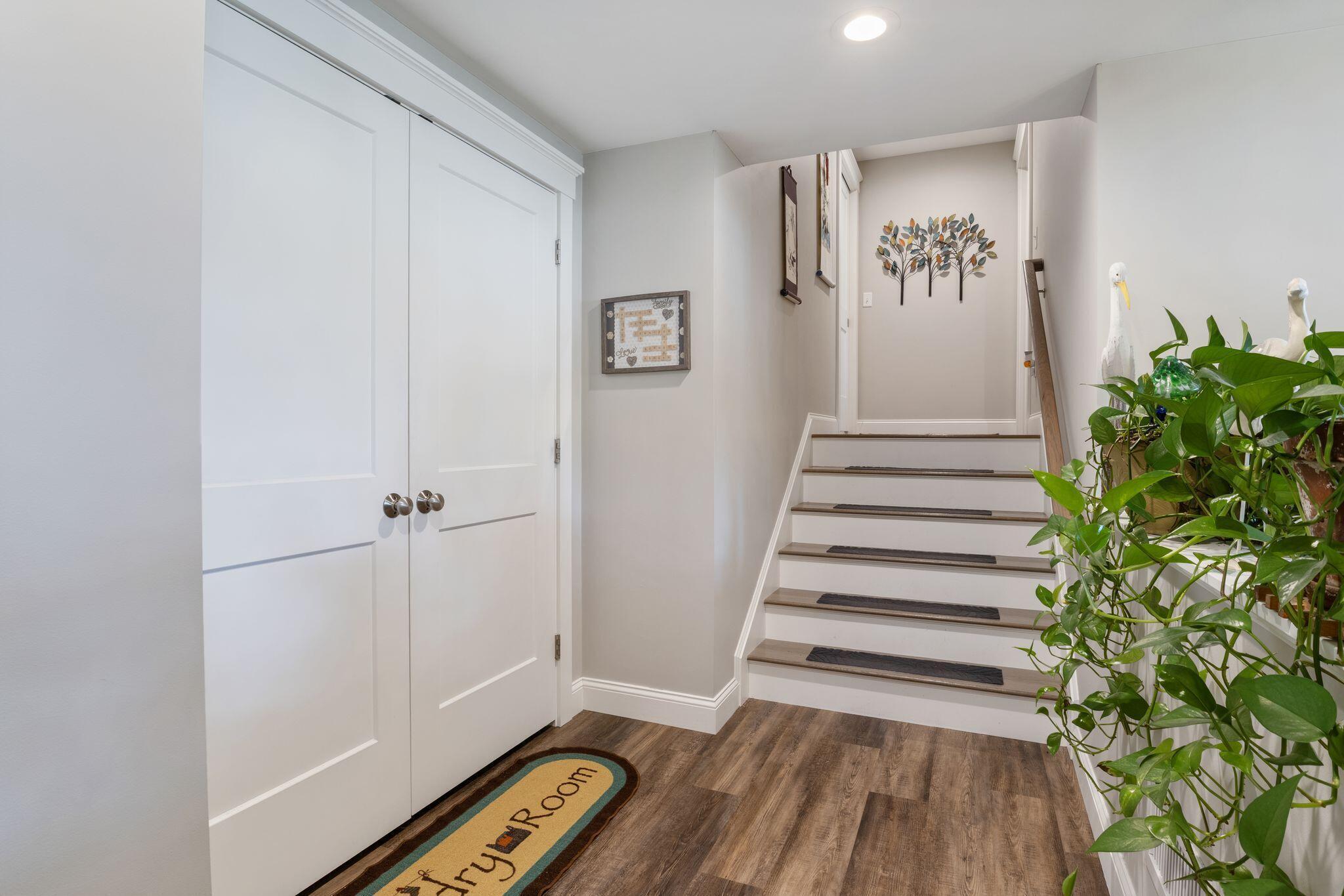 6 Bower Lane
