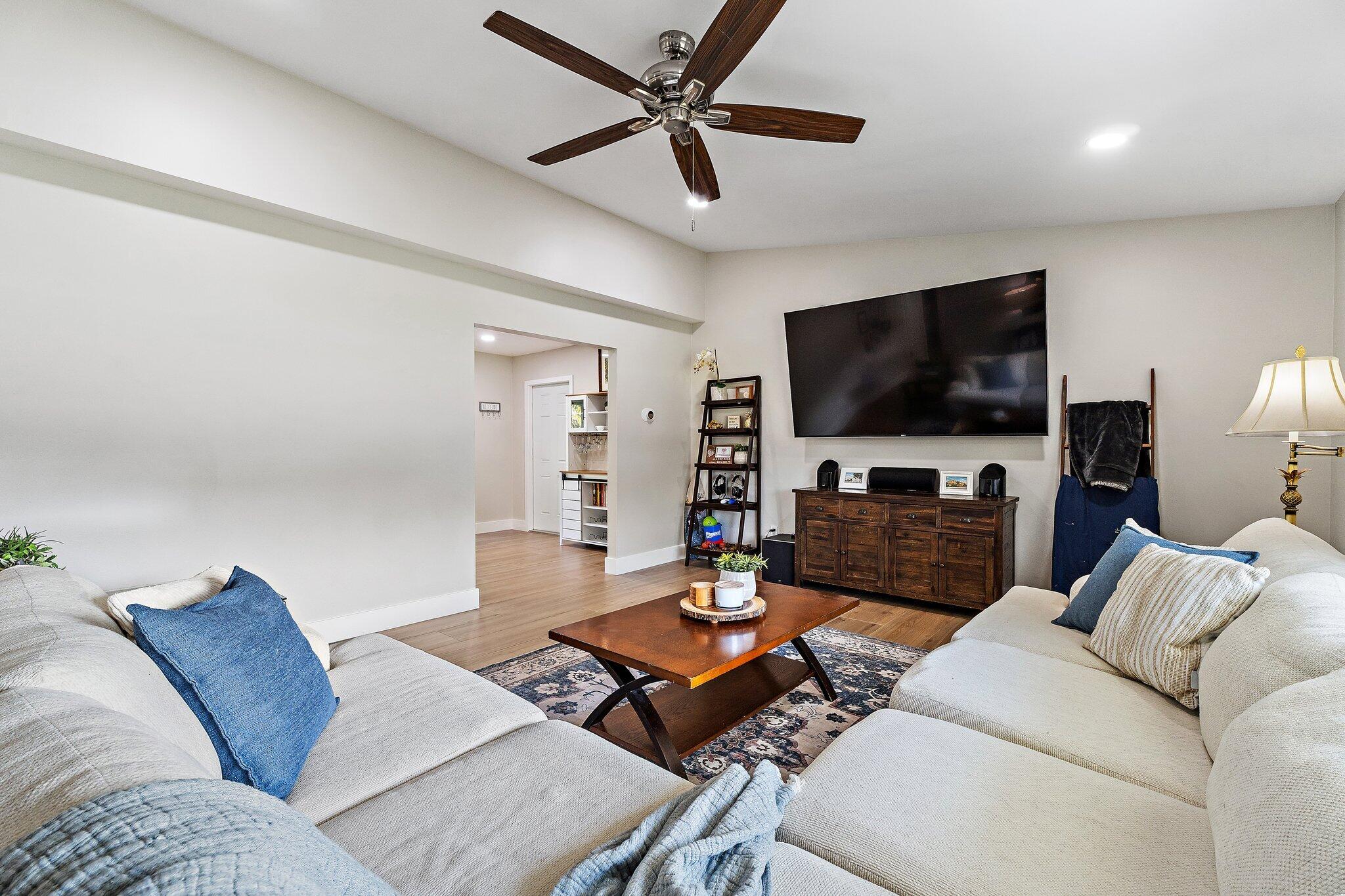 8913 SE Sandridge Avenue