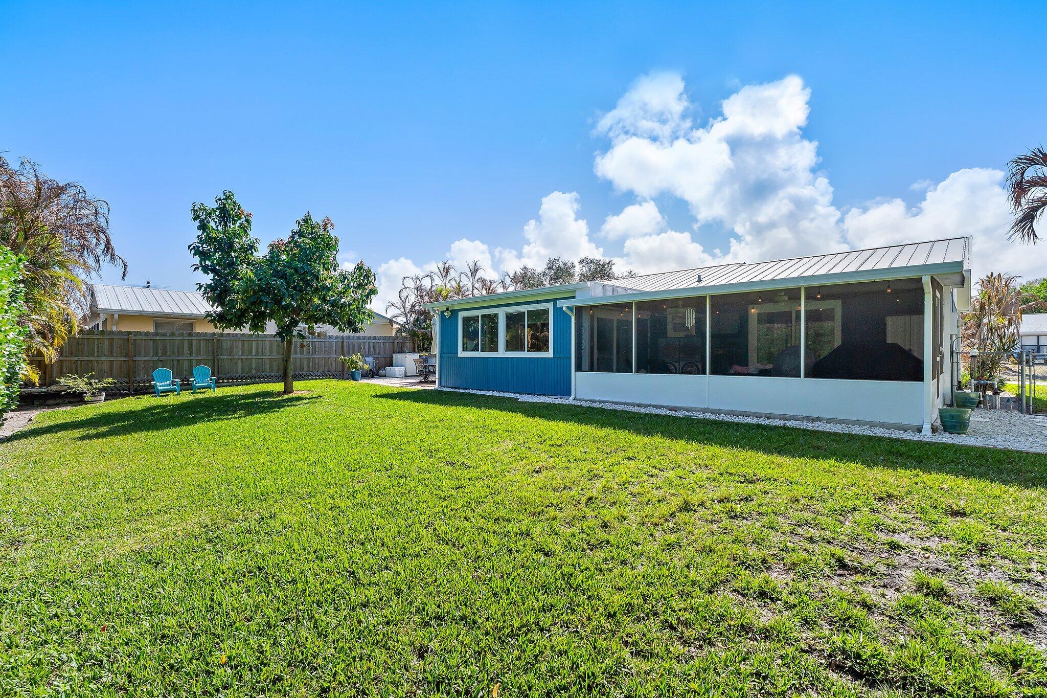 8913 SE Sandridge Avenue