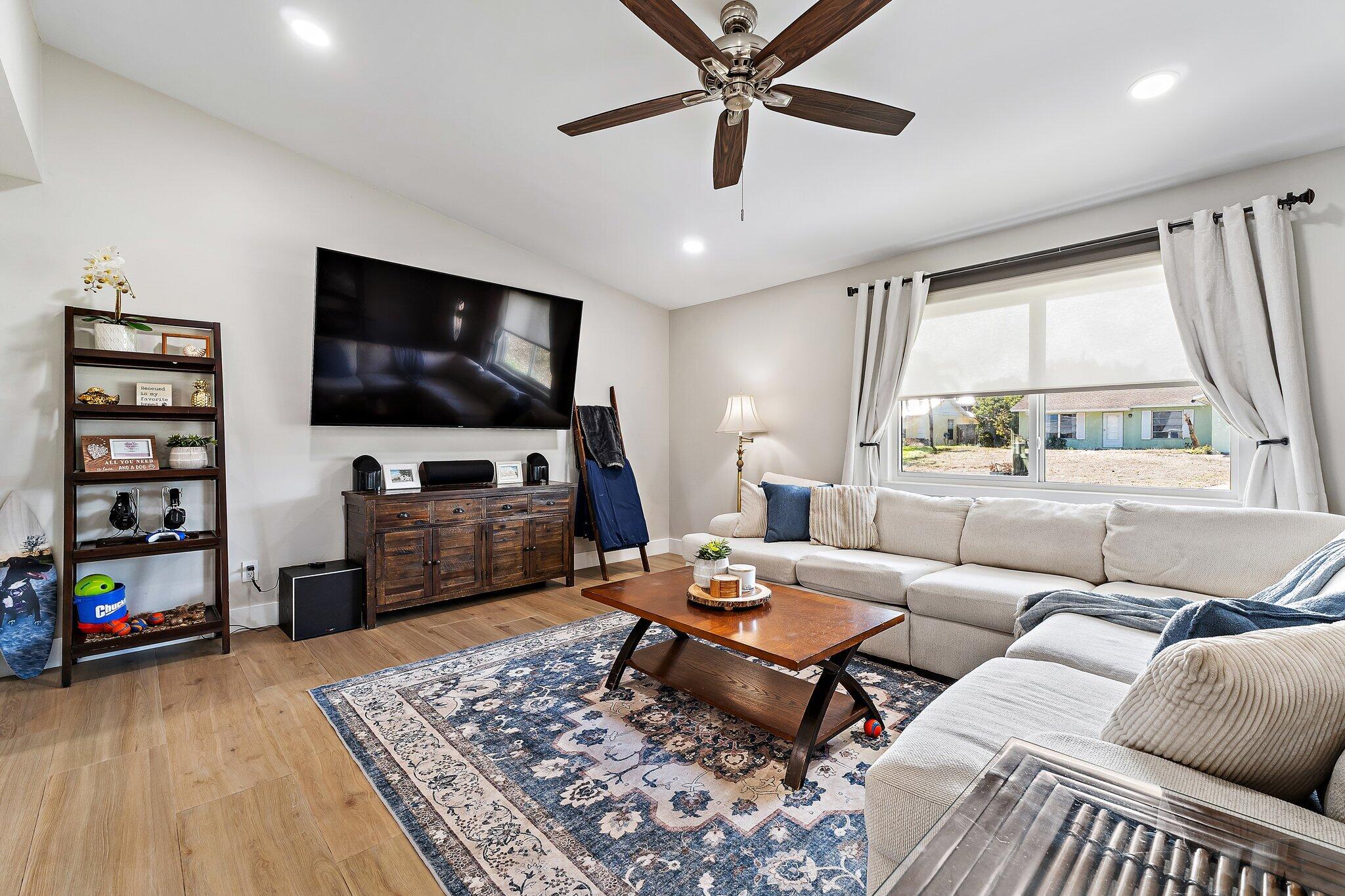 8913 SE Sandridge Avenue