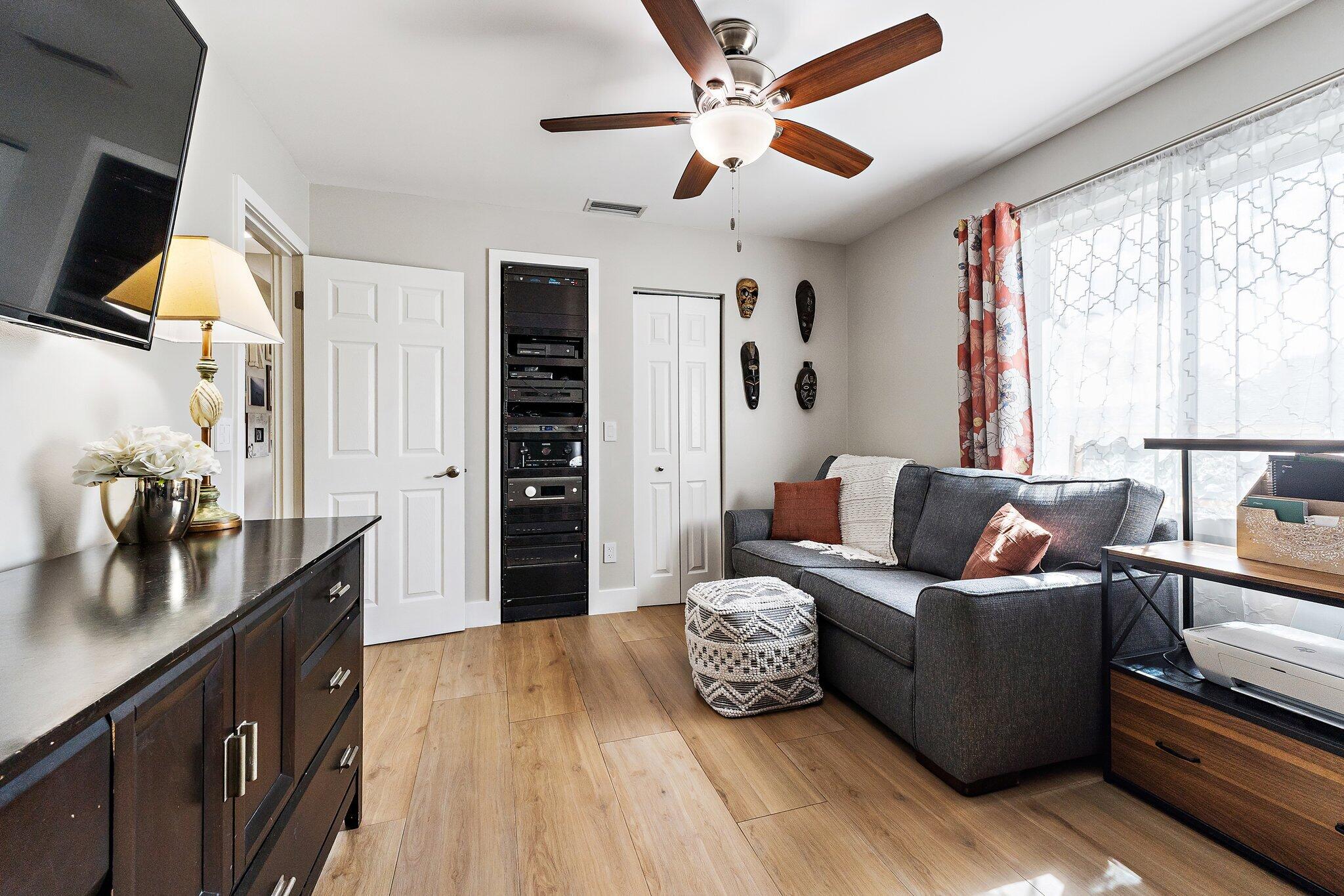 8913 SE Sandridge Avenue