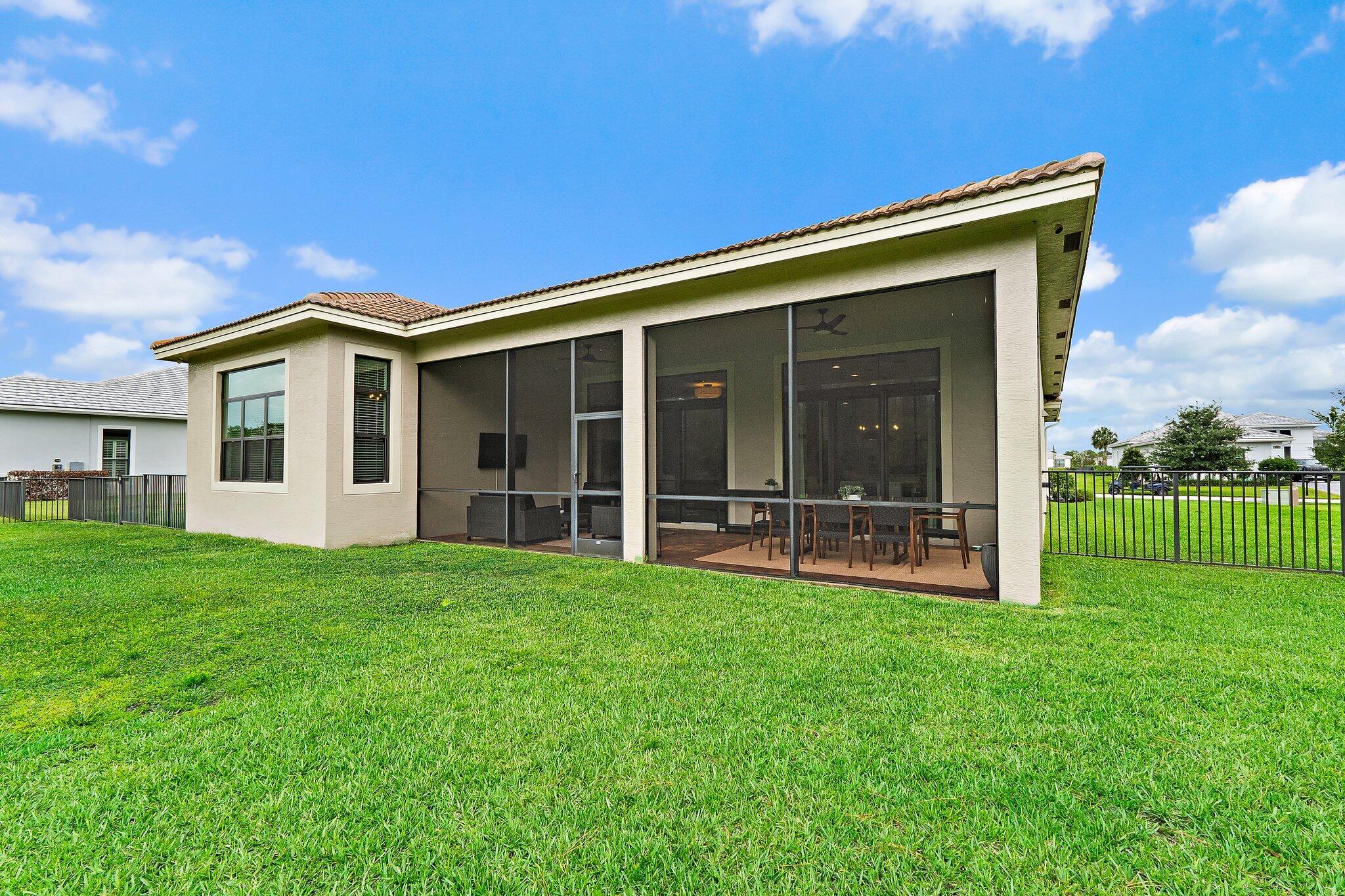 5564 SW Star Apple Street
