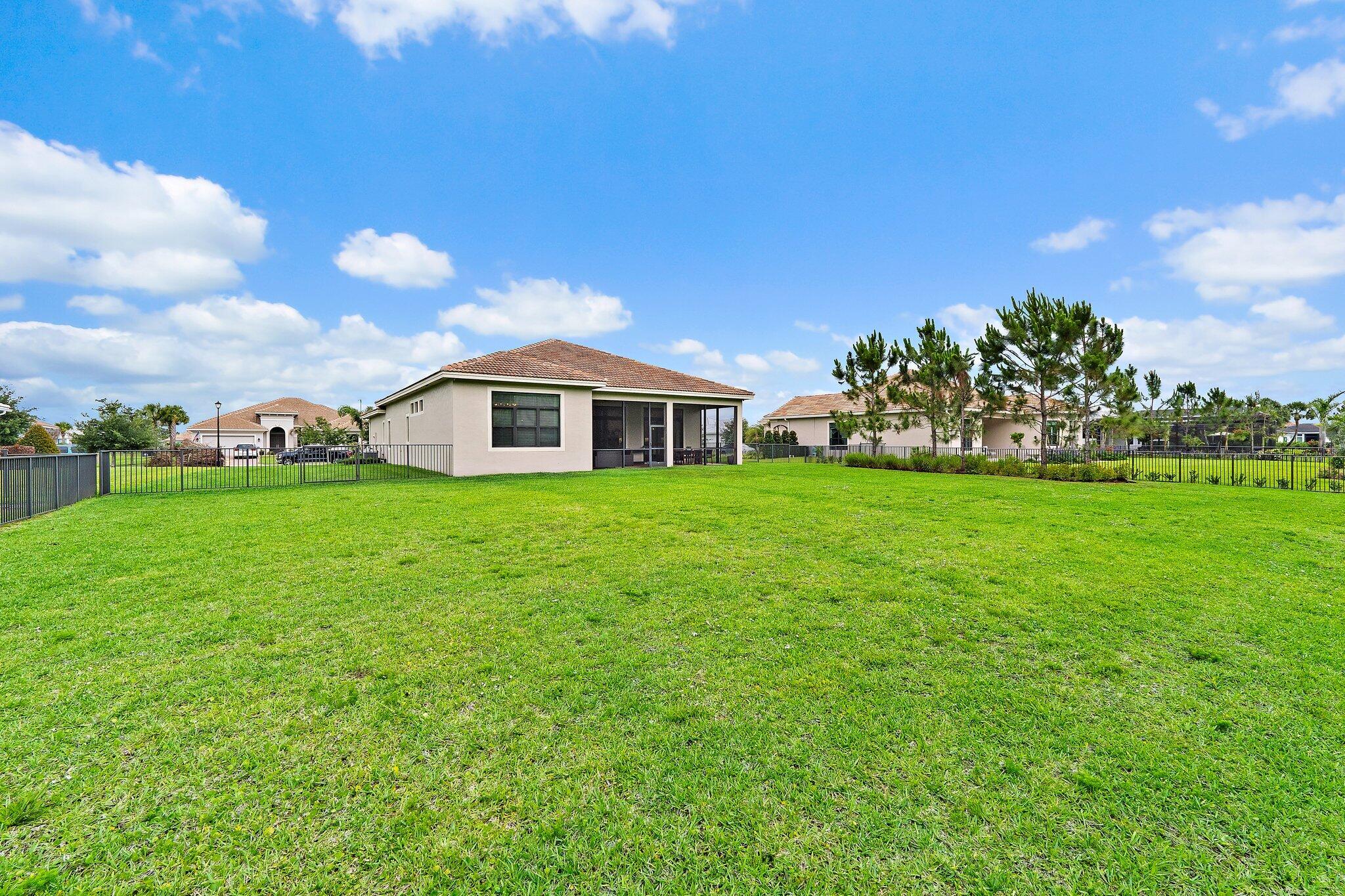 5564 SW Star Apple Street