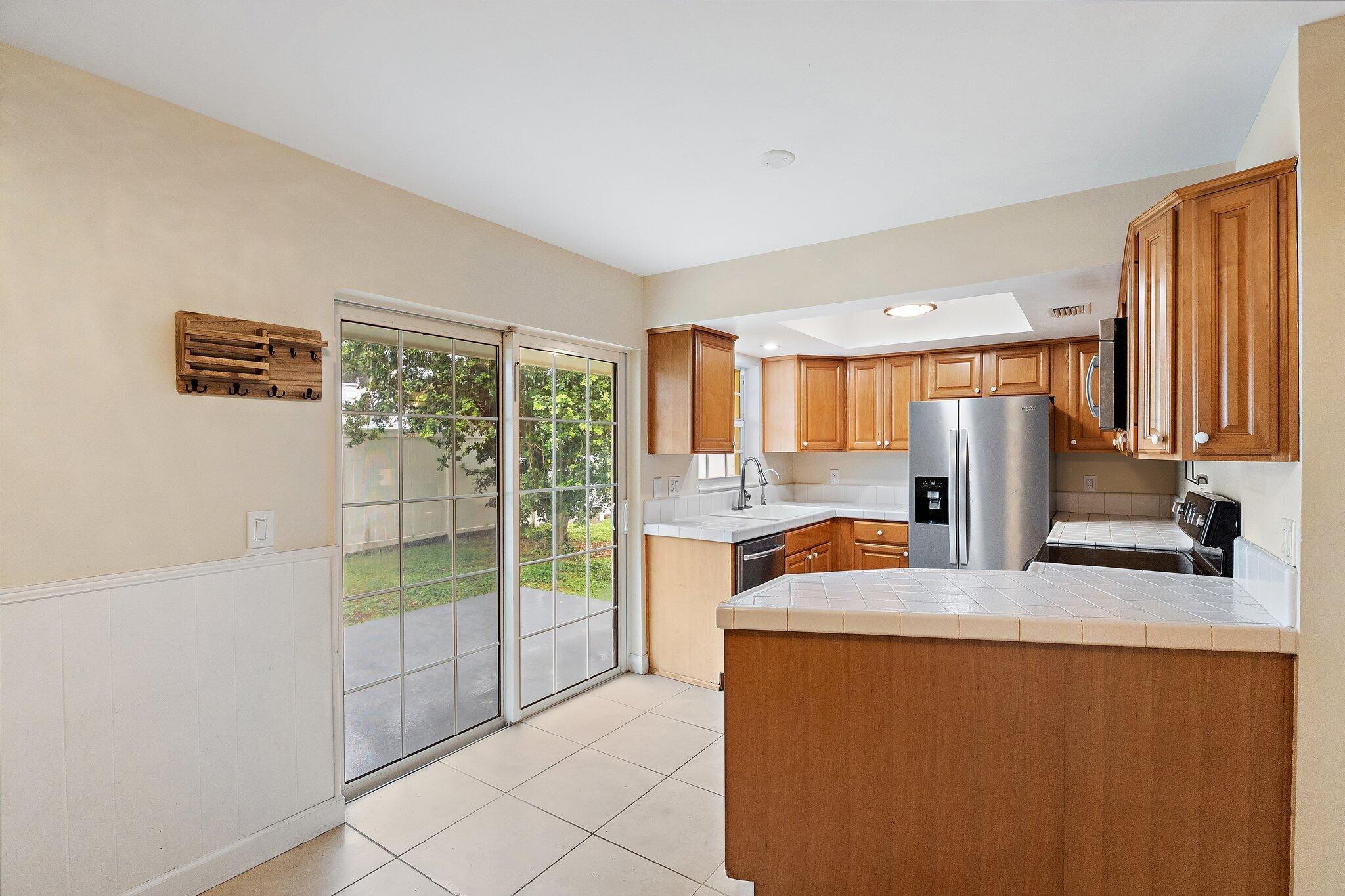 678 Riverside Drive