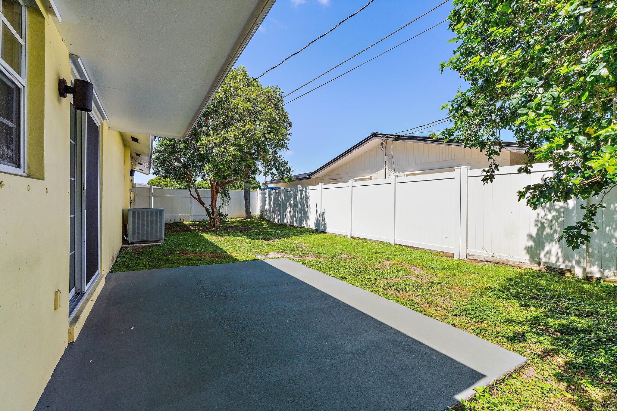 678 Riverside Drive