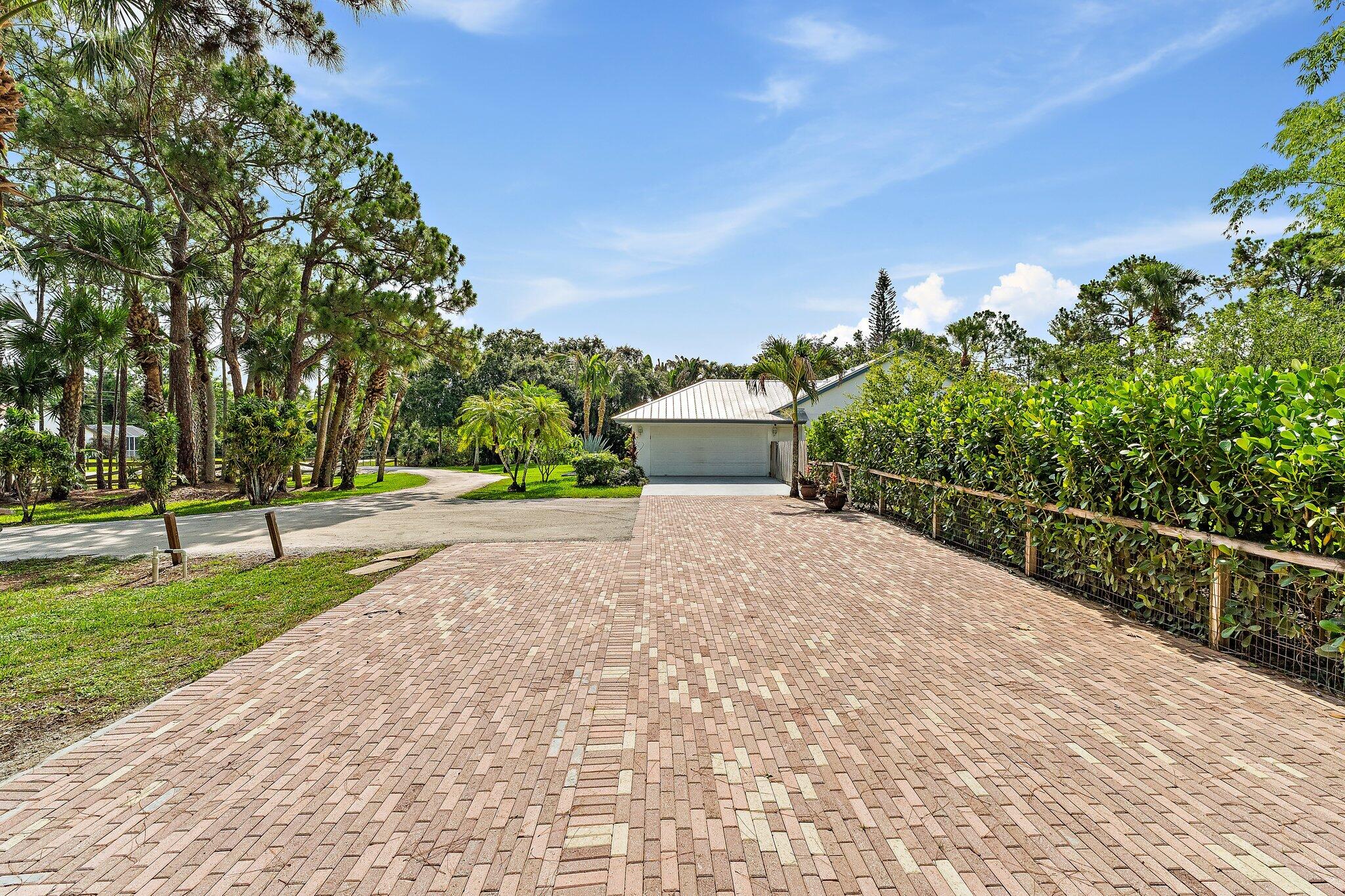 11480 150th Court N, Farms