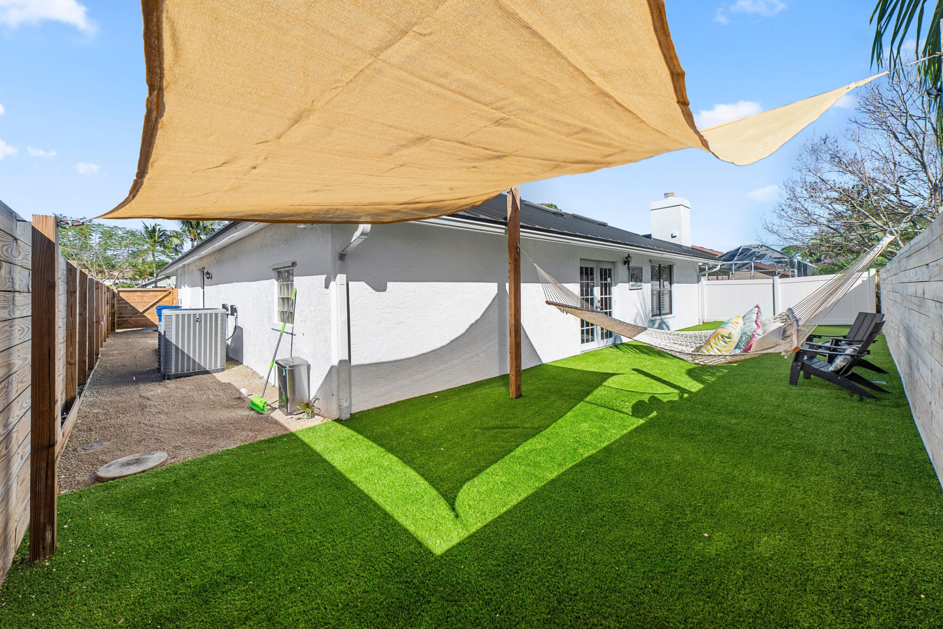 6268 Robinson Street