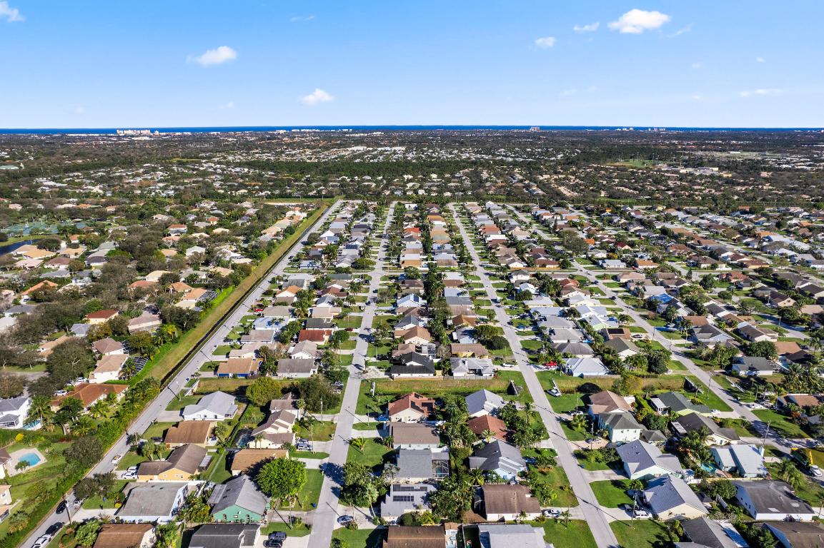 6268 Robinson Street