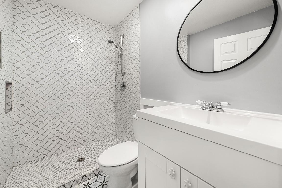 6268 Robinson Street