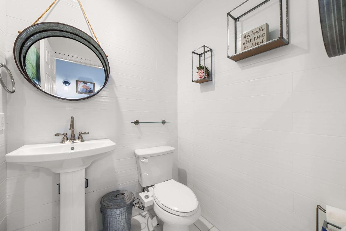 6268 Robinson Street