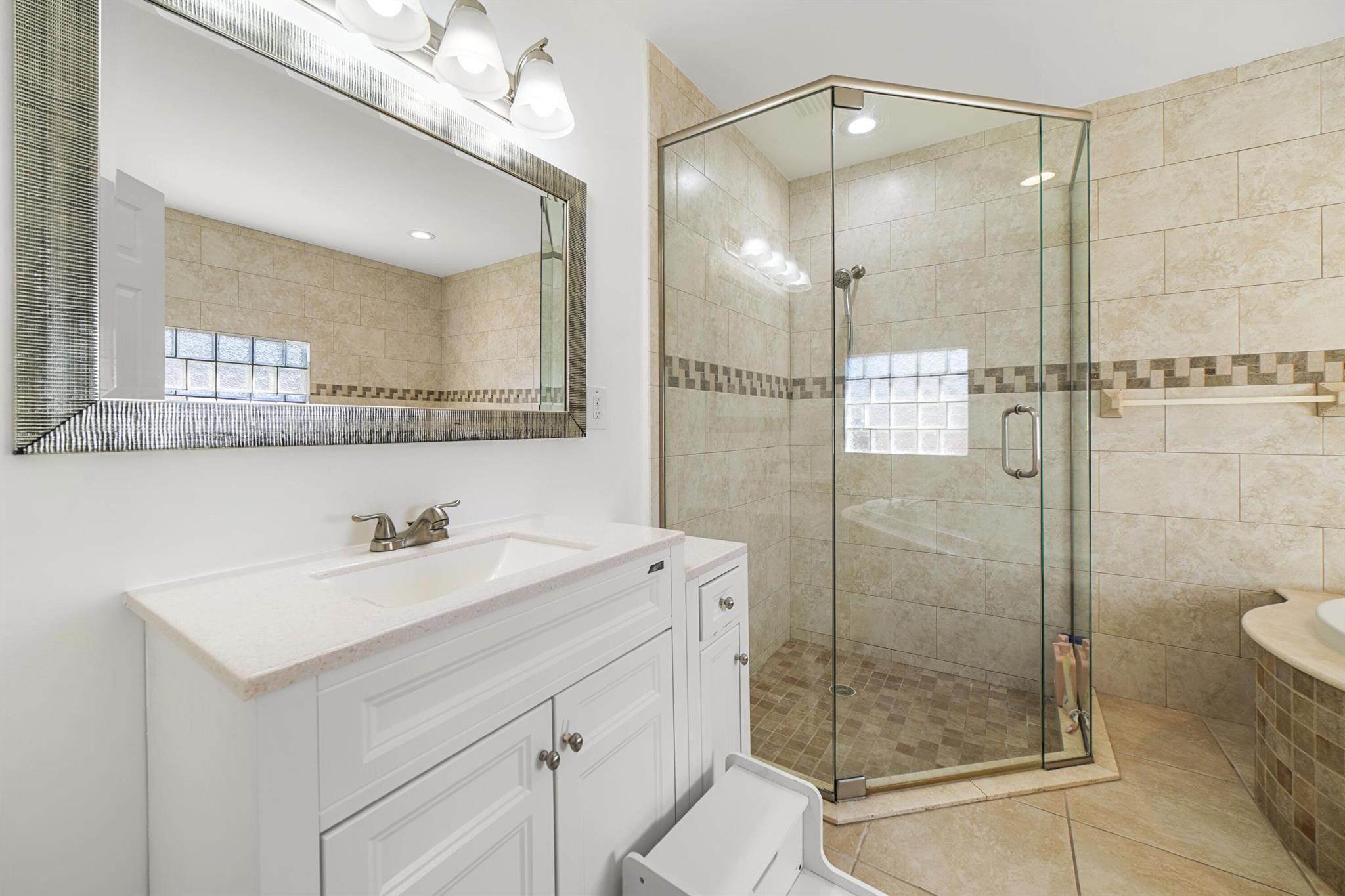 6268 Robinson Street