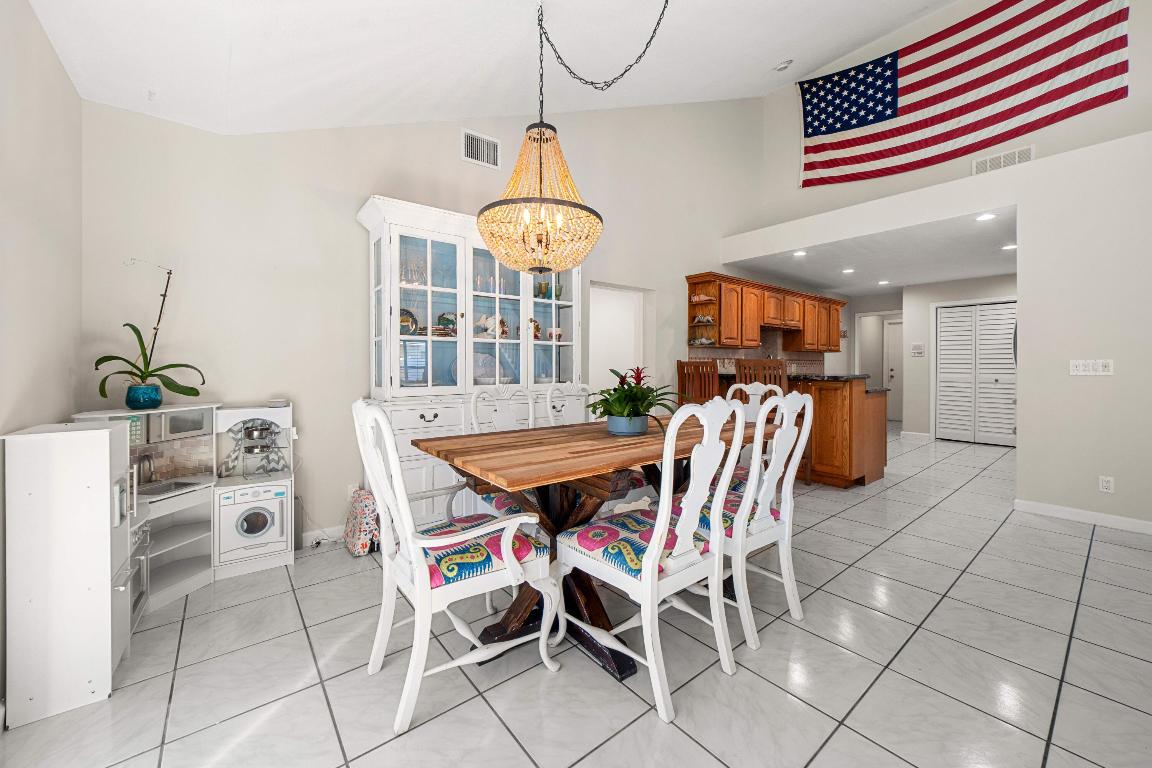 6268 Robinson Street