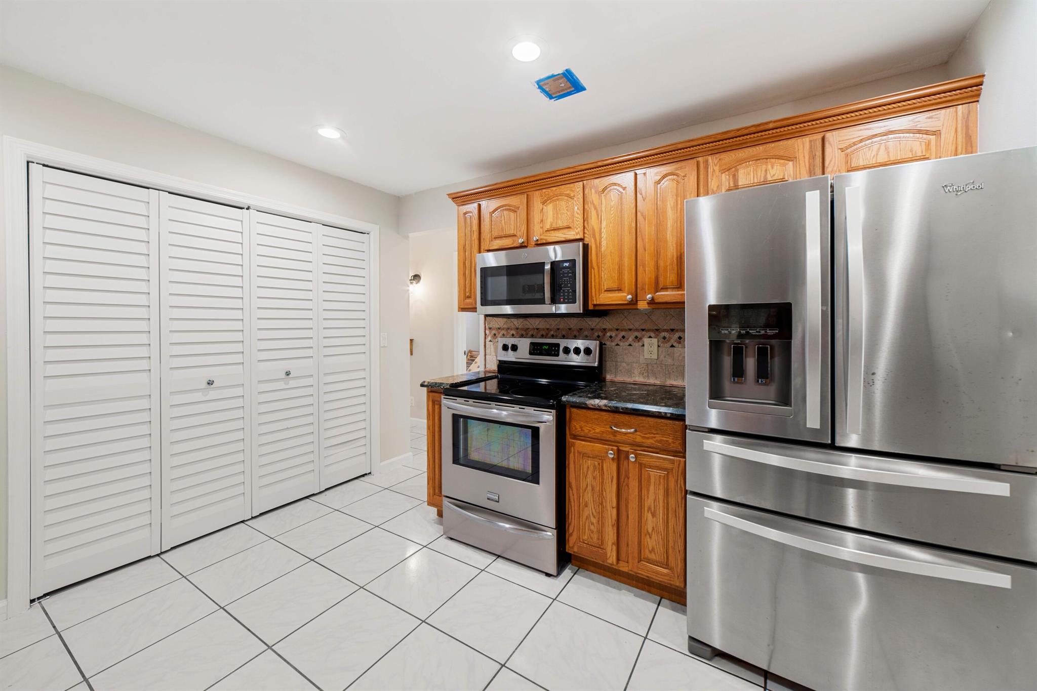 6268 Robinson Street