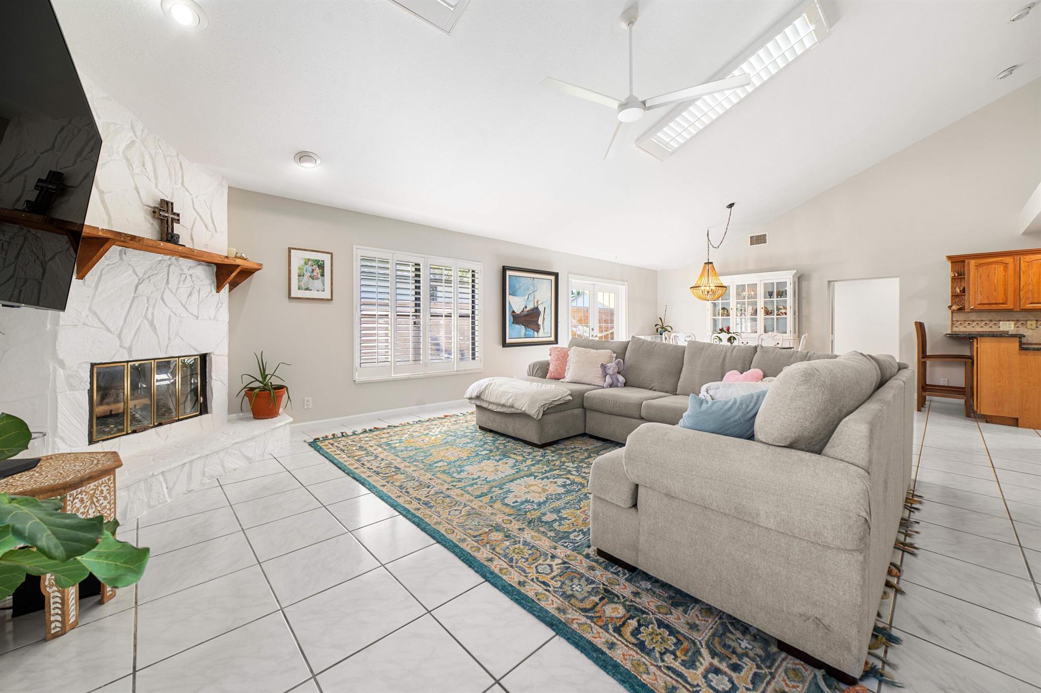 6268 Robinson Street