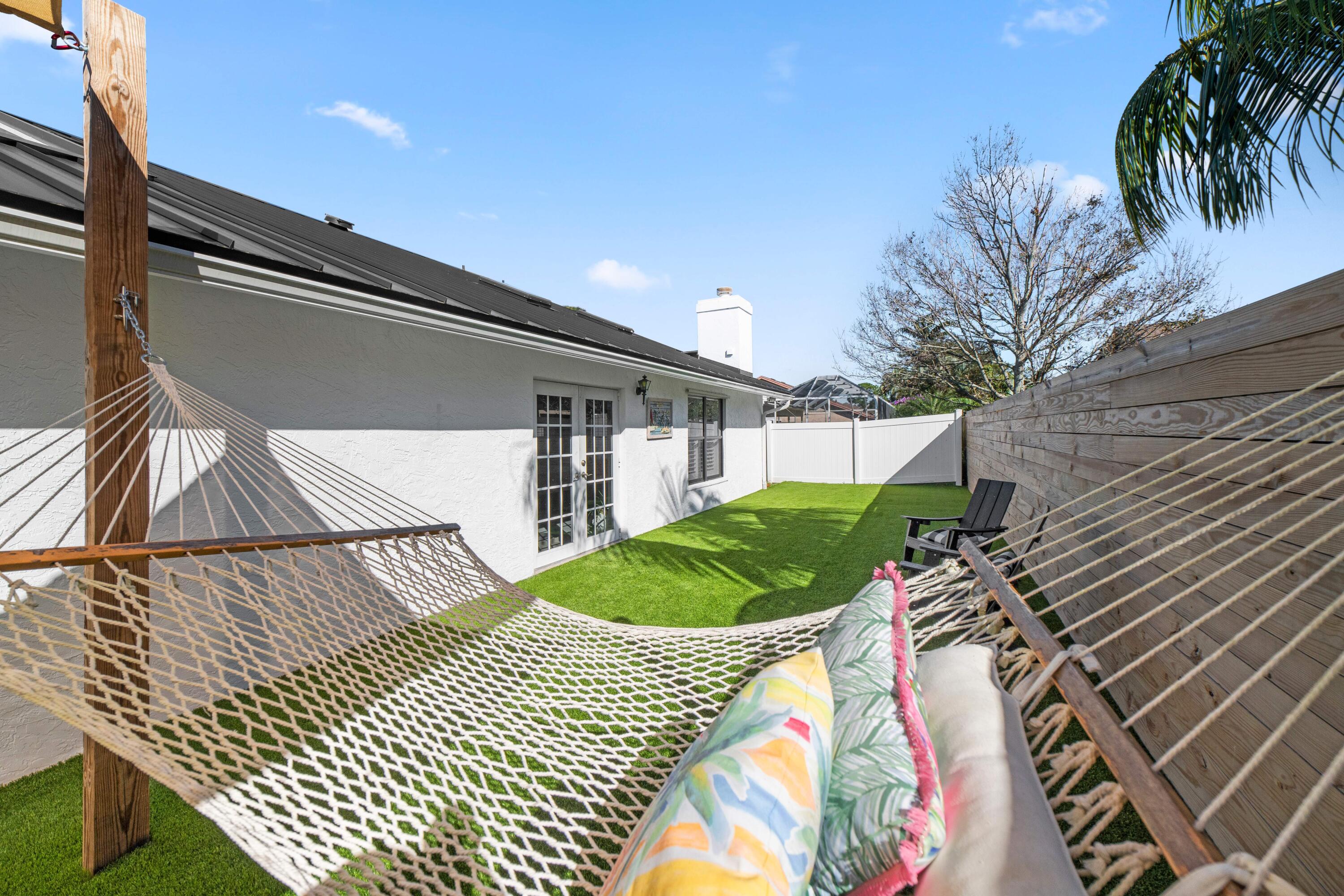 6268 Robinson Street