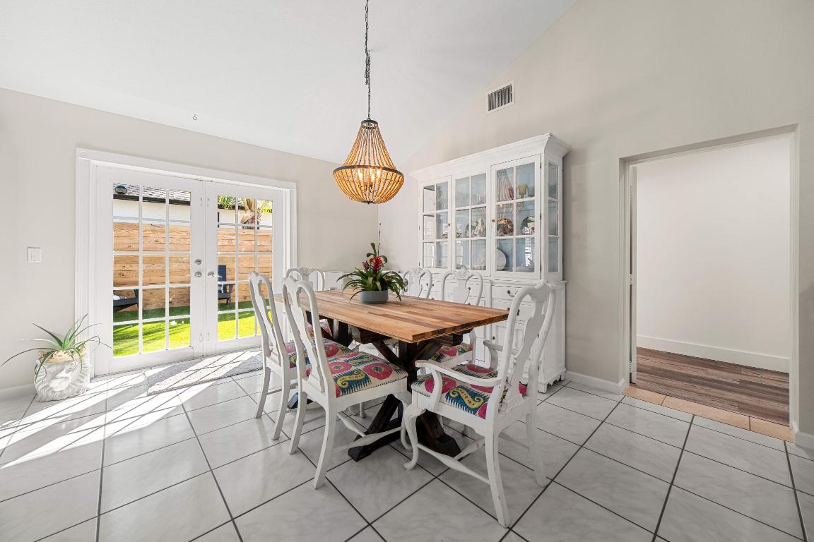 6268 Robinson Street