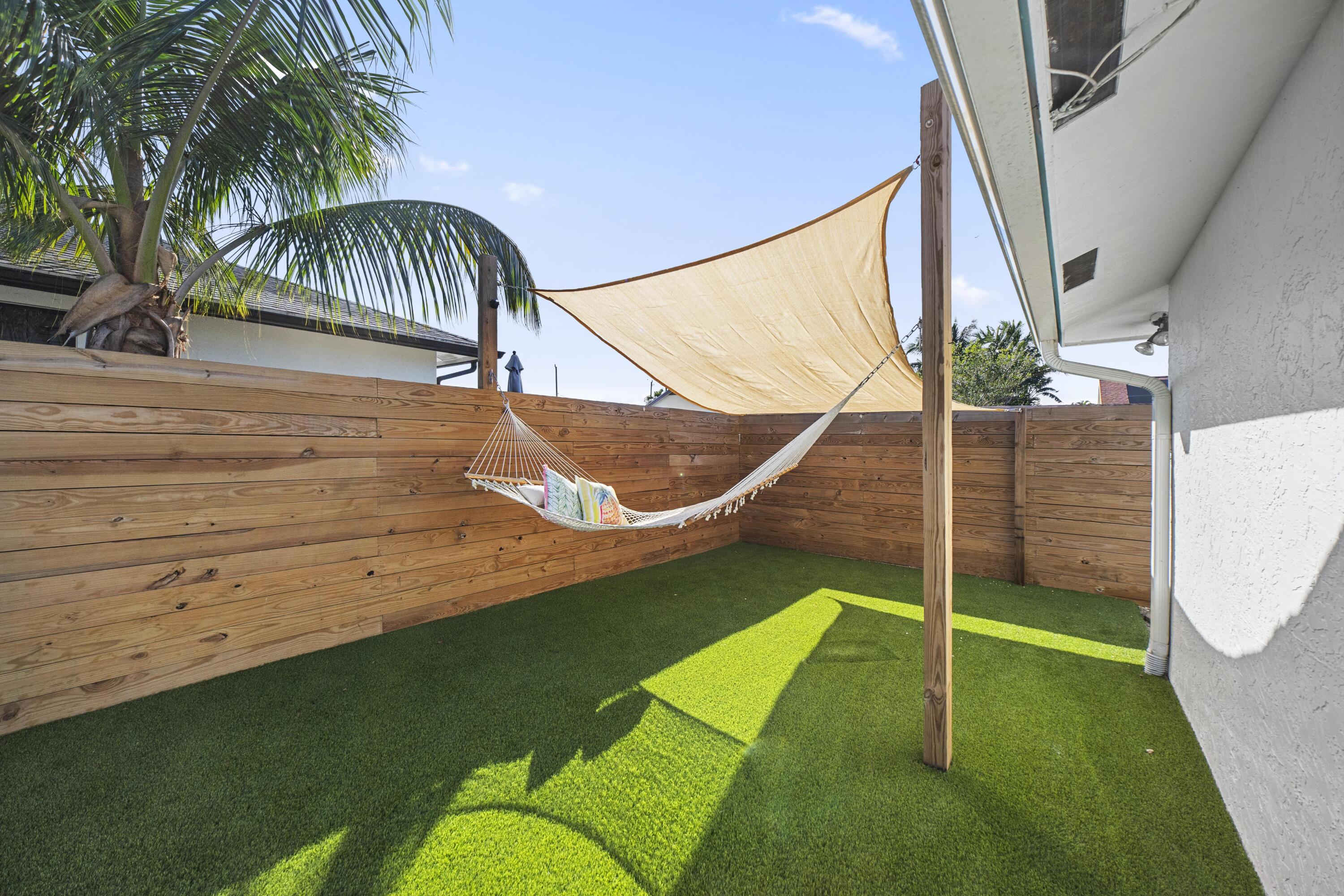 6268 Robinson Street