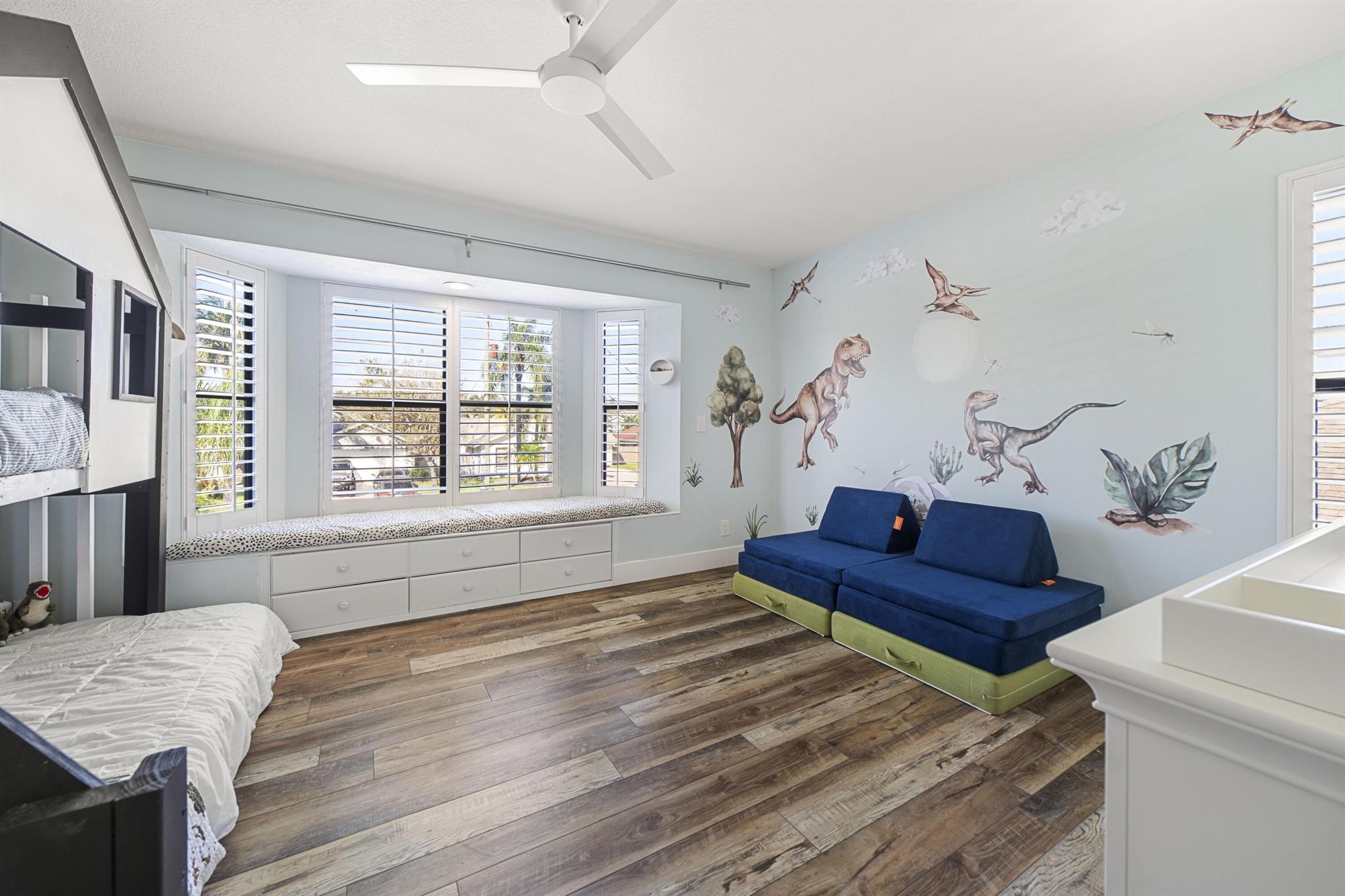 6268 Robinson Street