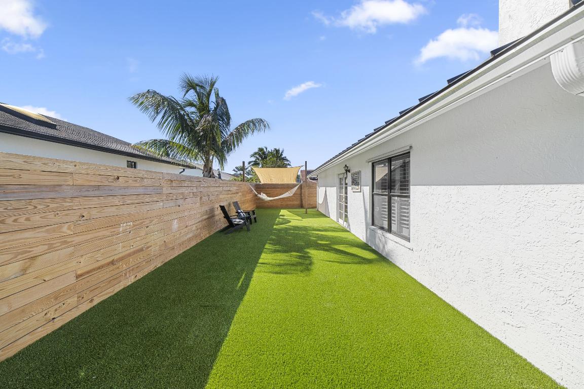 6268 Robinson Street