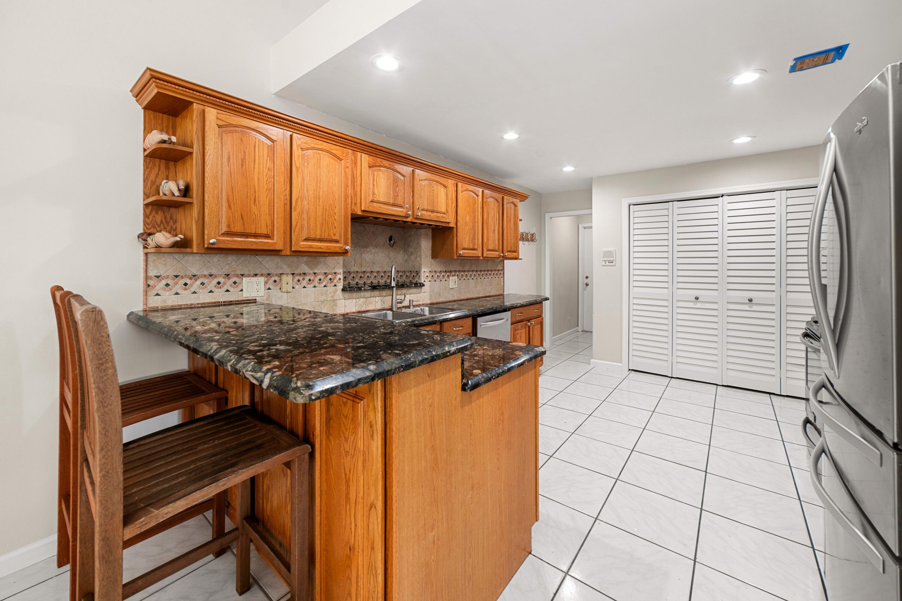 6268 Robinson Street