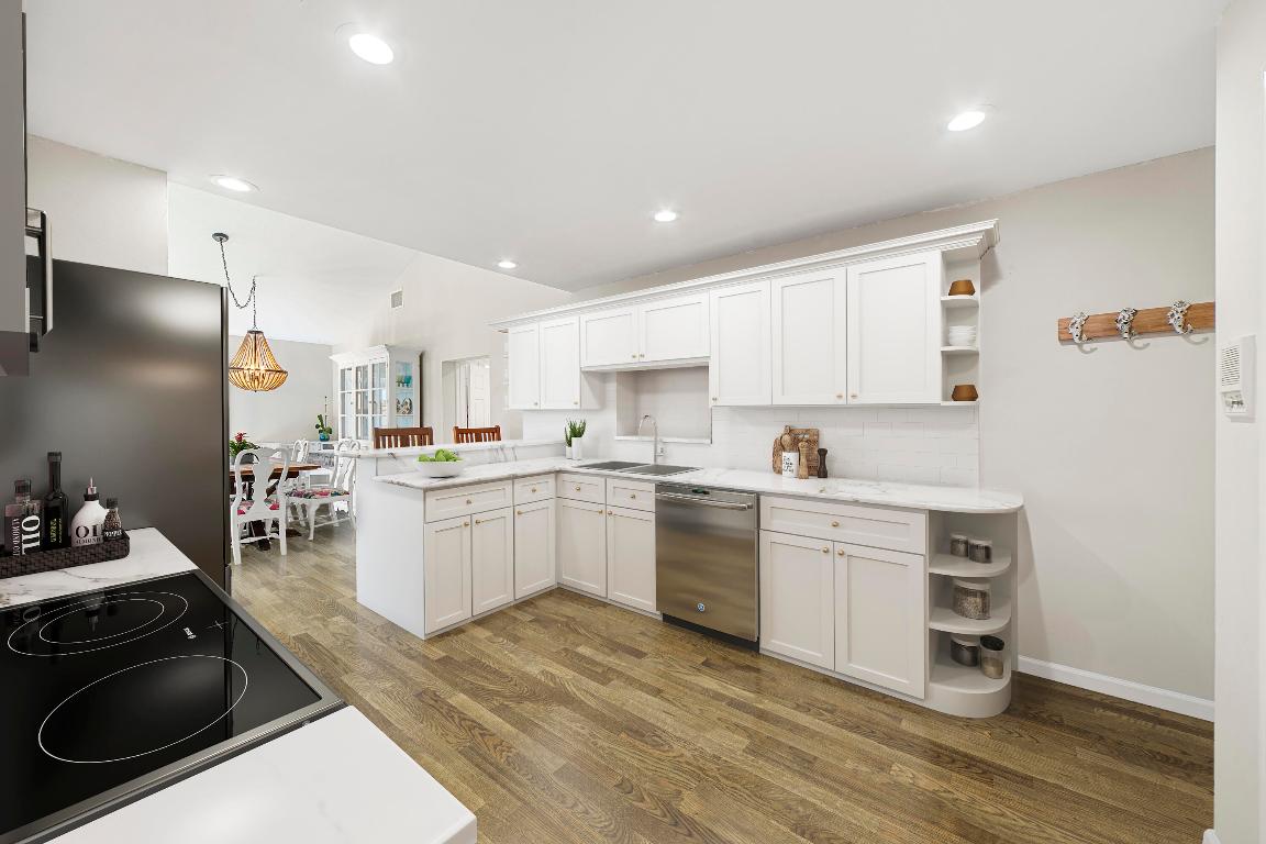 6268 Robinson Street