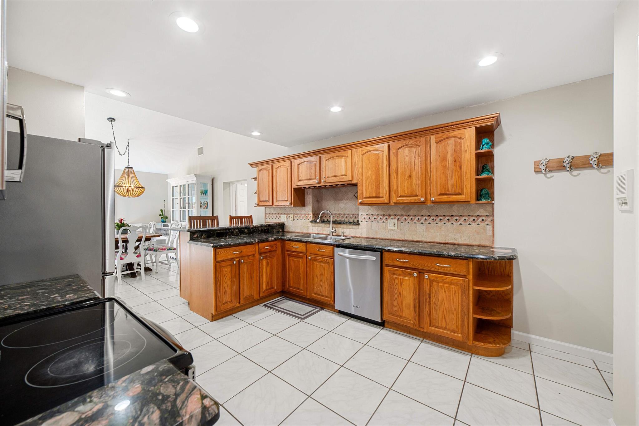 6268 Robinson Street