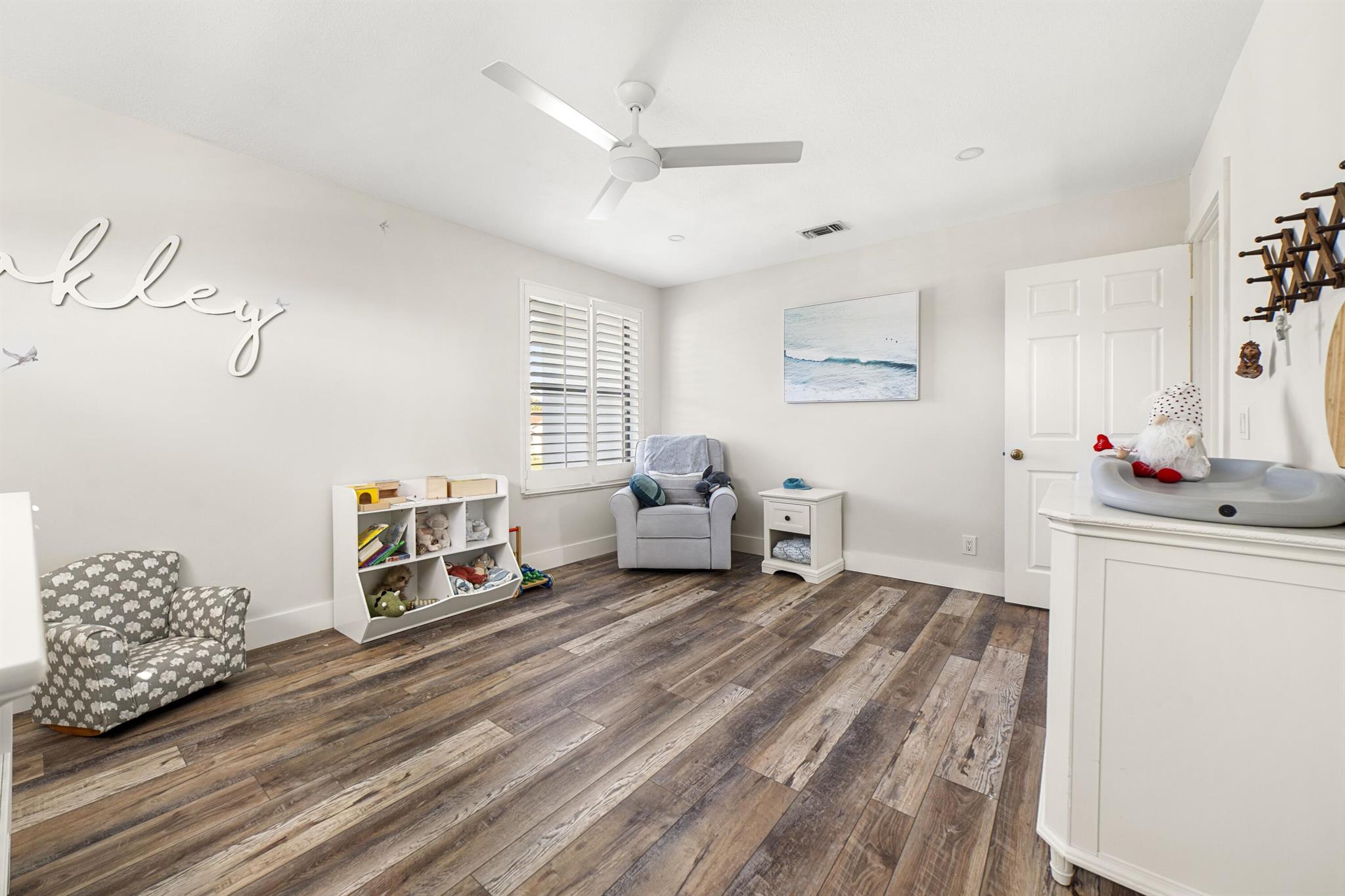 6268 Robinson Street