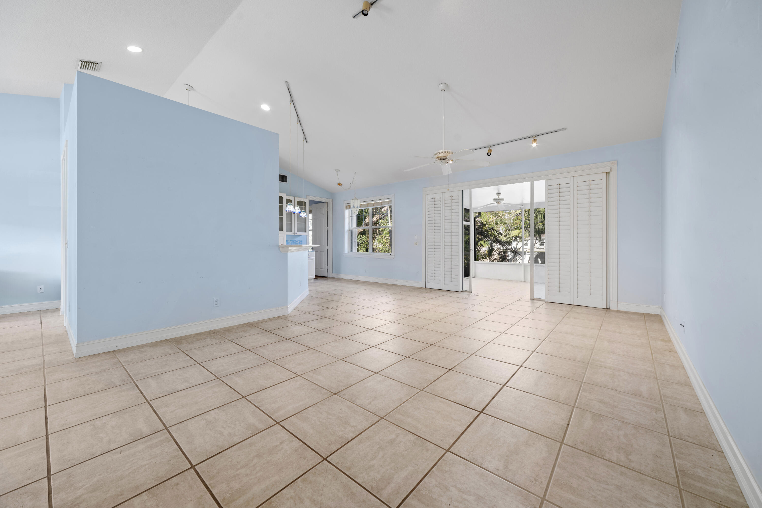 9355 SE Mercury Street