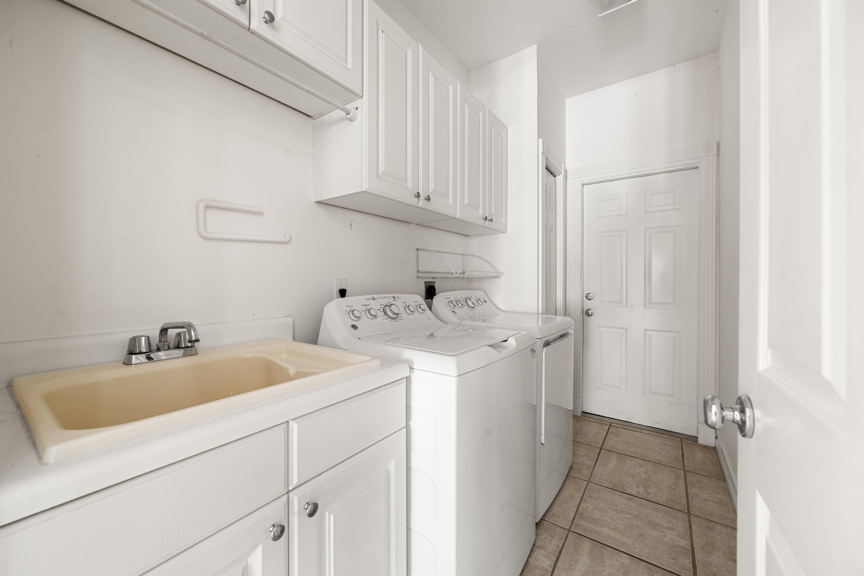 9355 SE Mercury Street