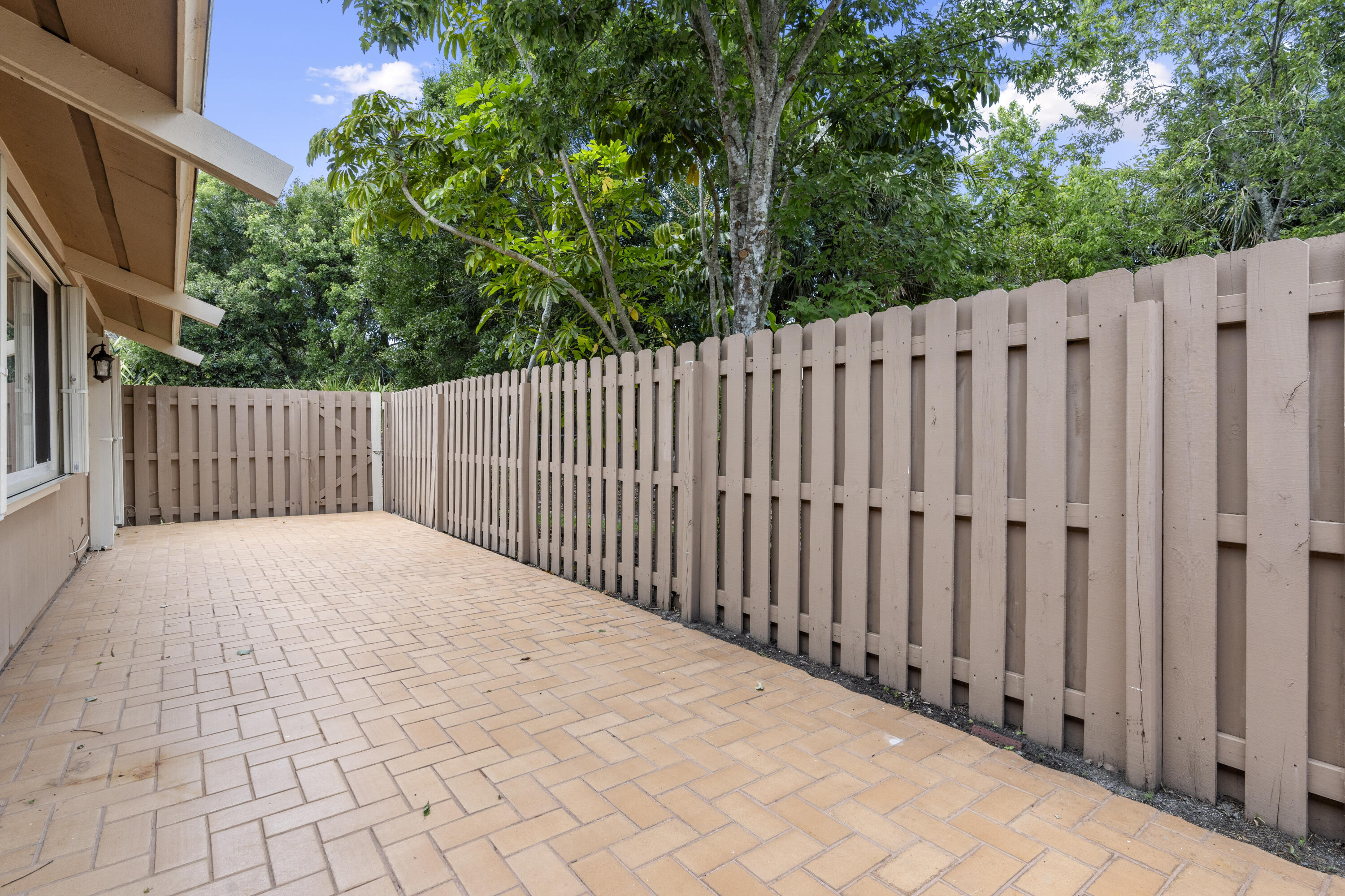 182 Maplecrest Circle