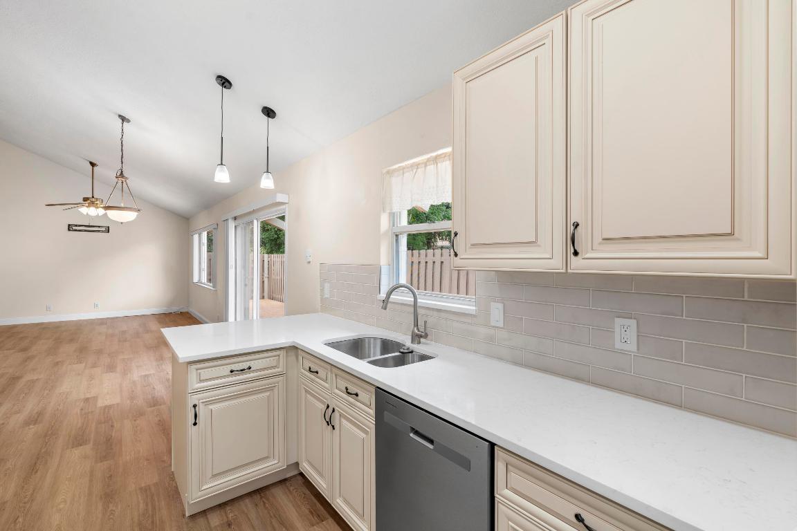 182 Maplecrest Circle