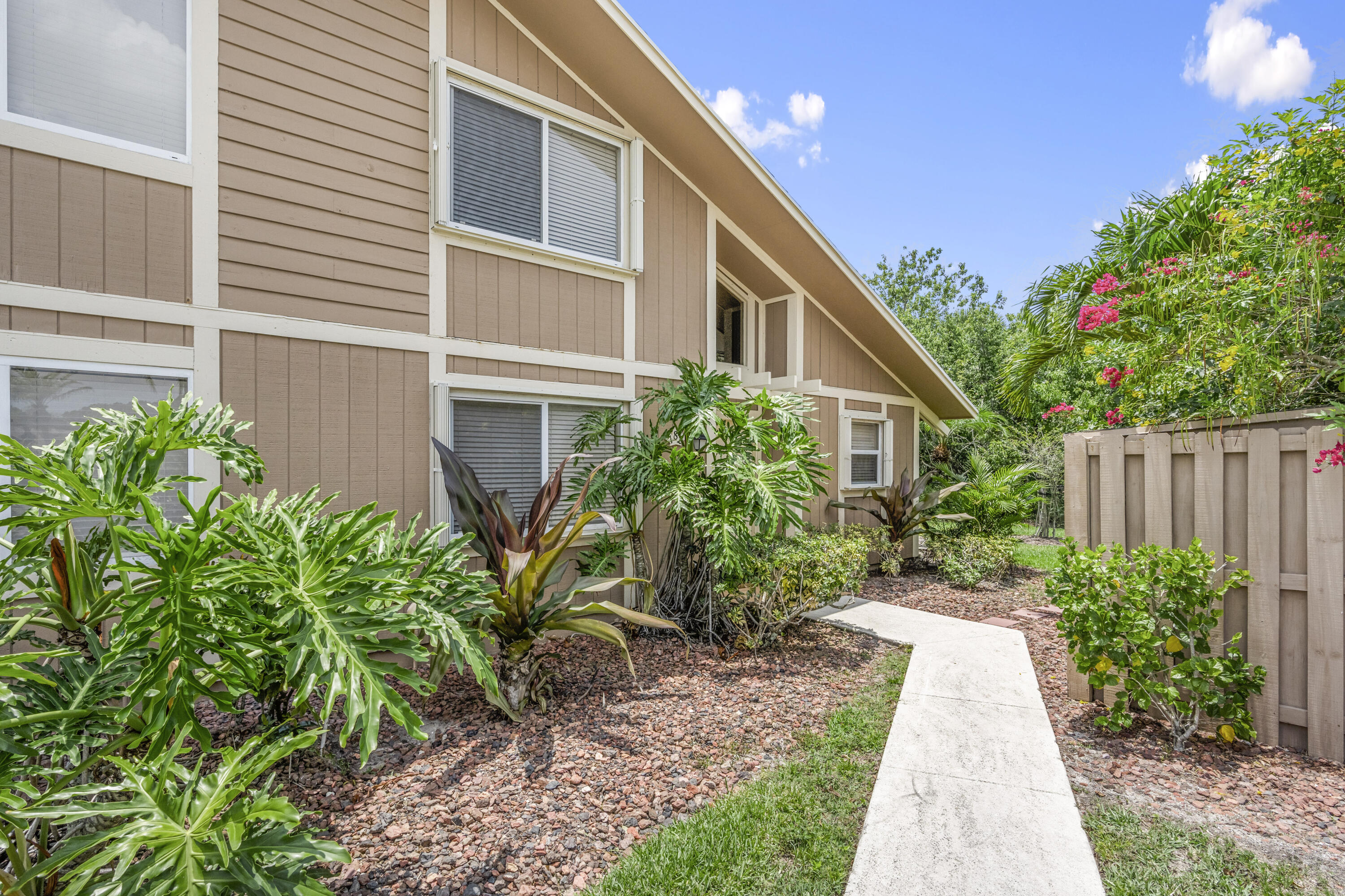 182 Maplecrest Circle