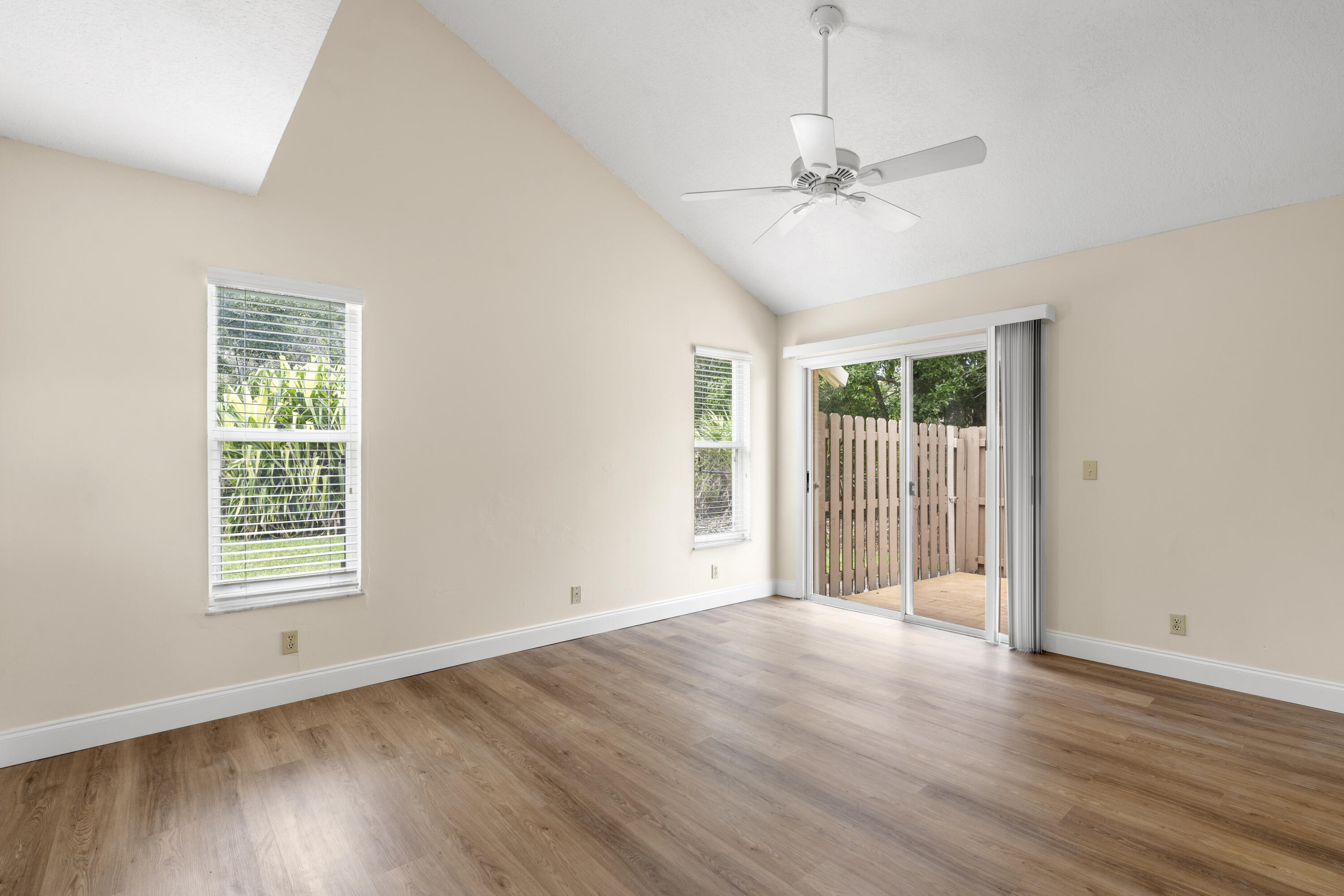 182 Maplecrest Circle