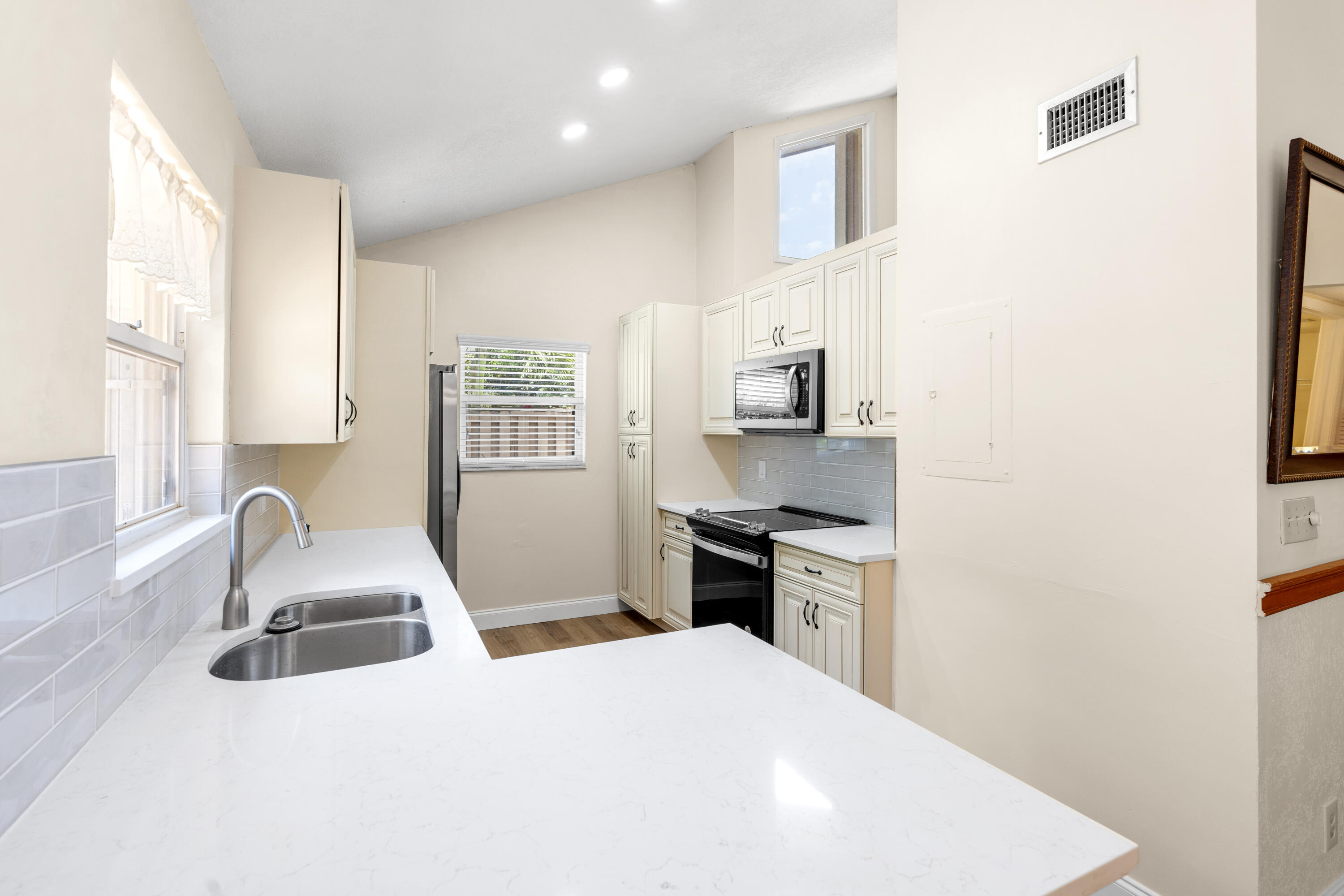 182 Maplecrest Circle