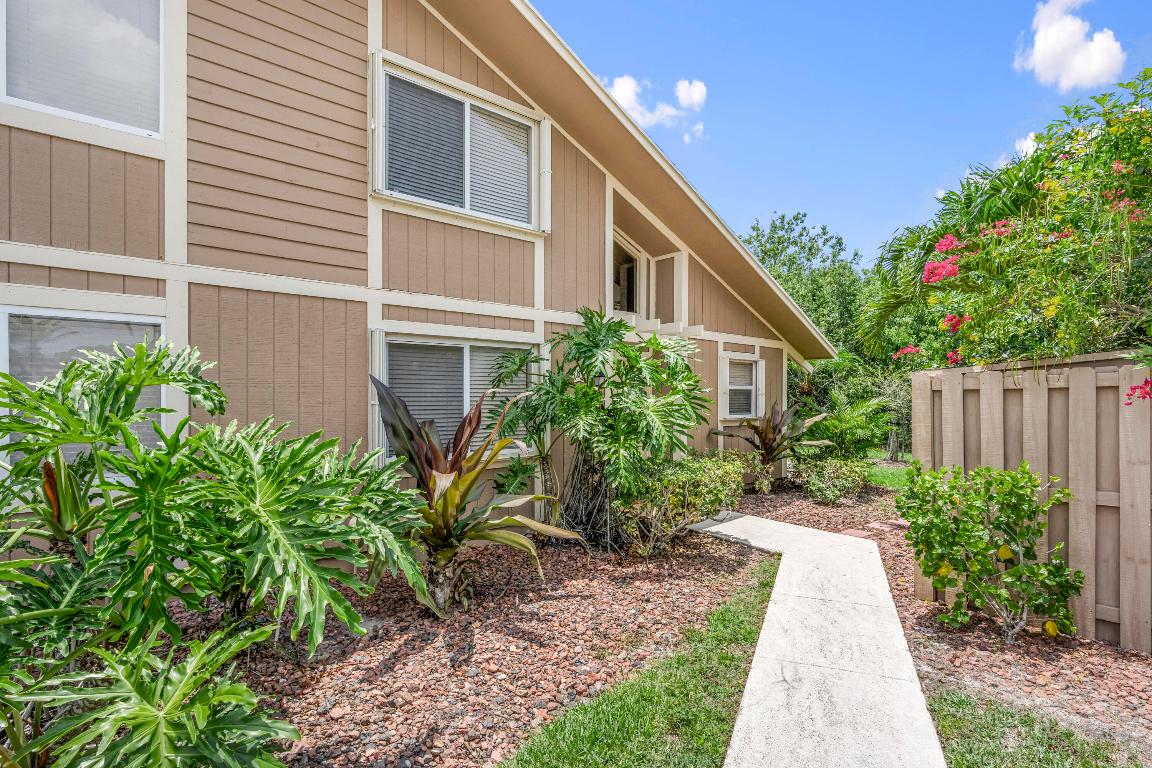 182 Maplecrest Circle