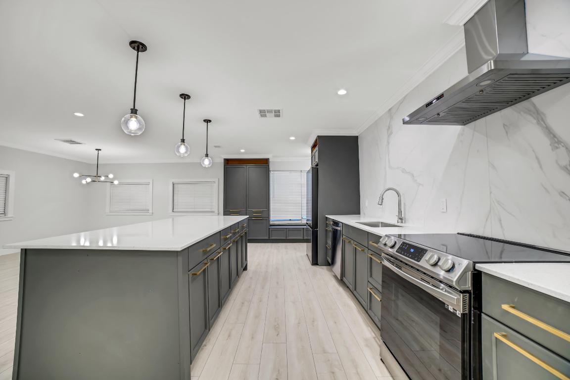 6309 SE Poinciana Lane