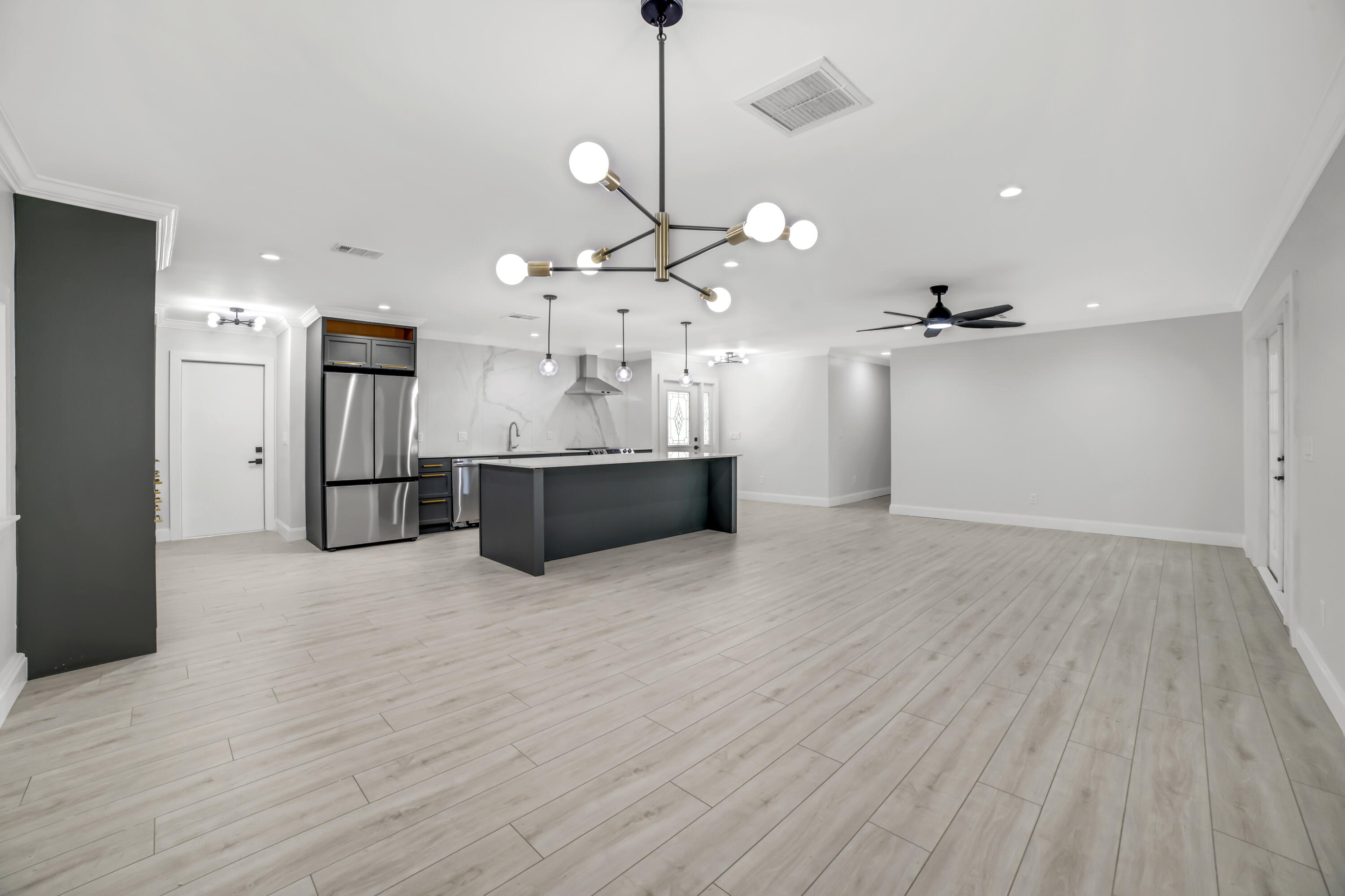 6309 SE Poinciana Lane