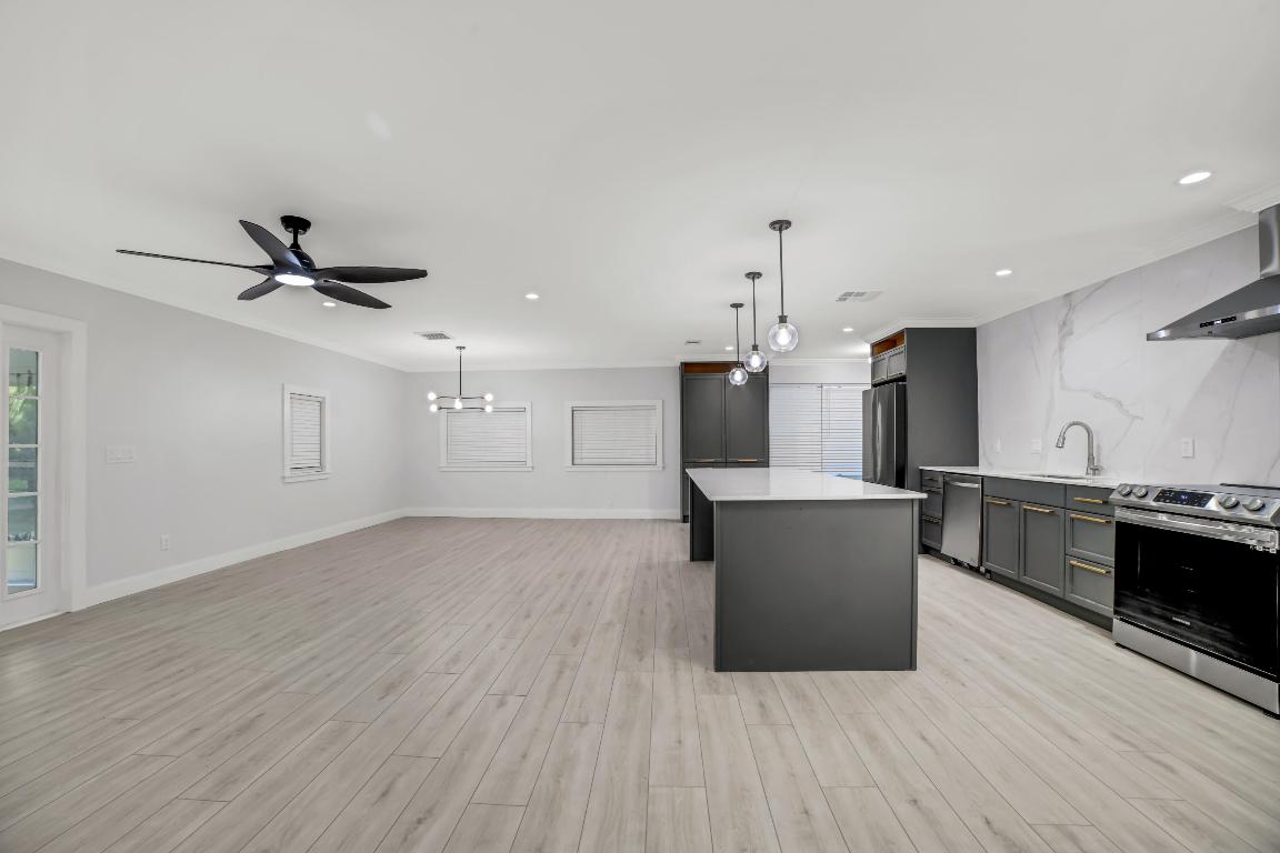 6309 SE Poinciana Lane