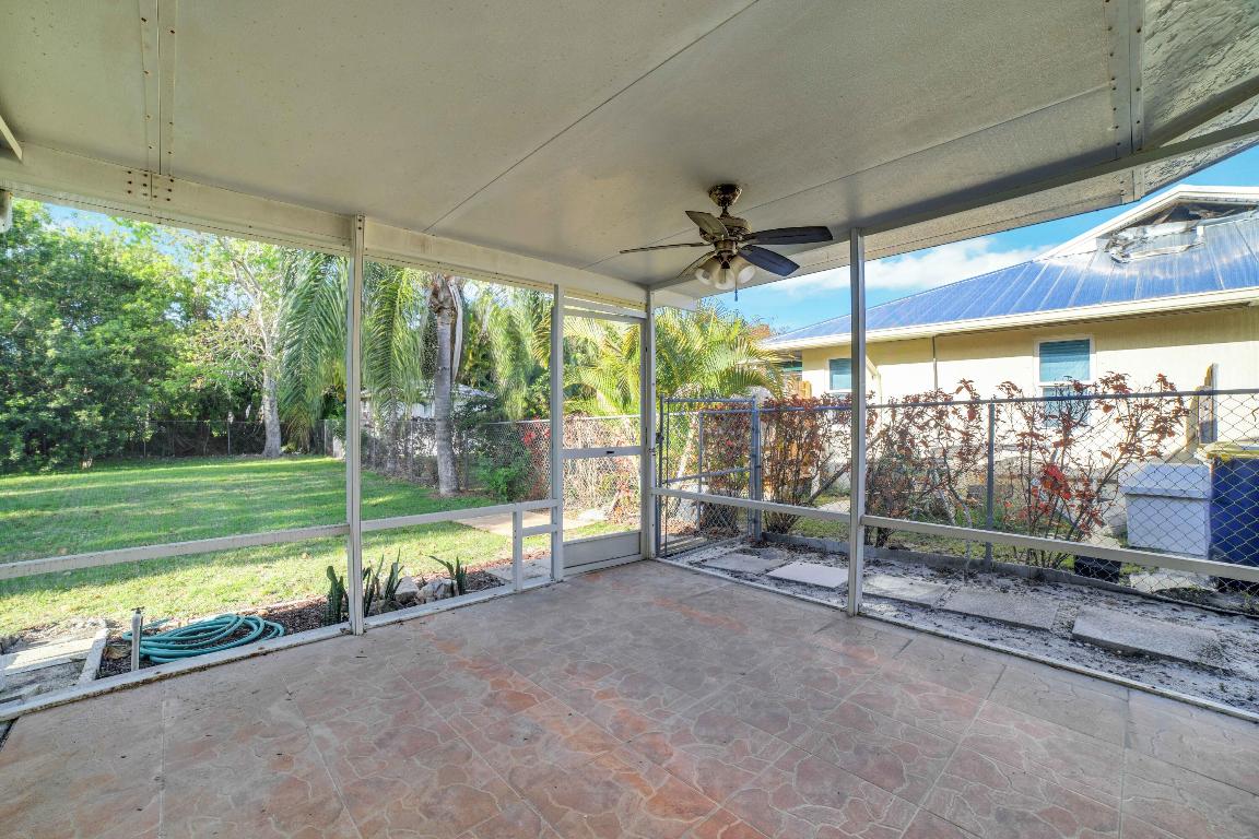 6309 SE Poinciana Lane