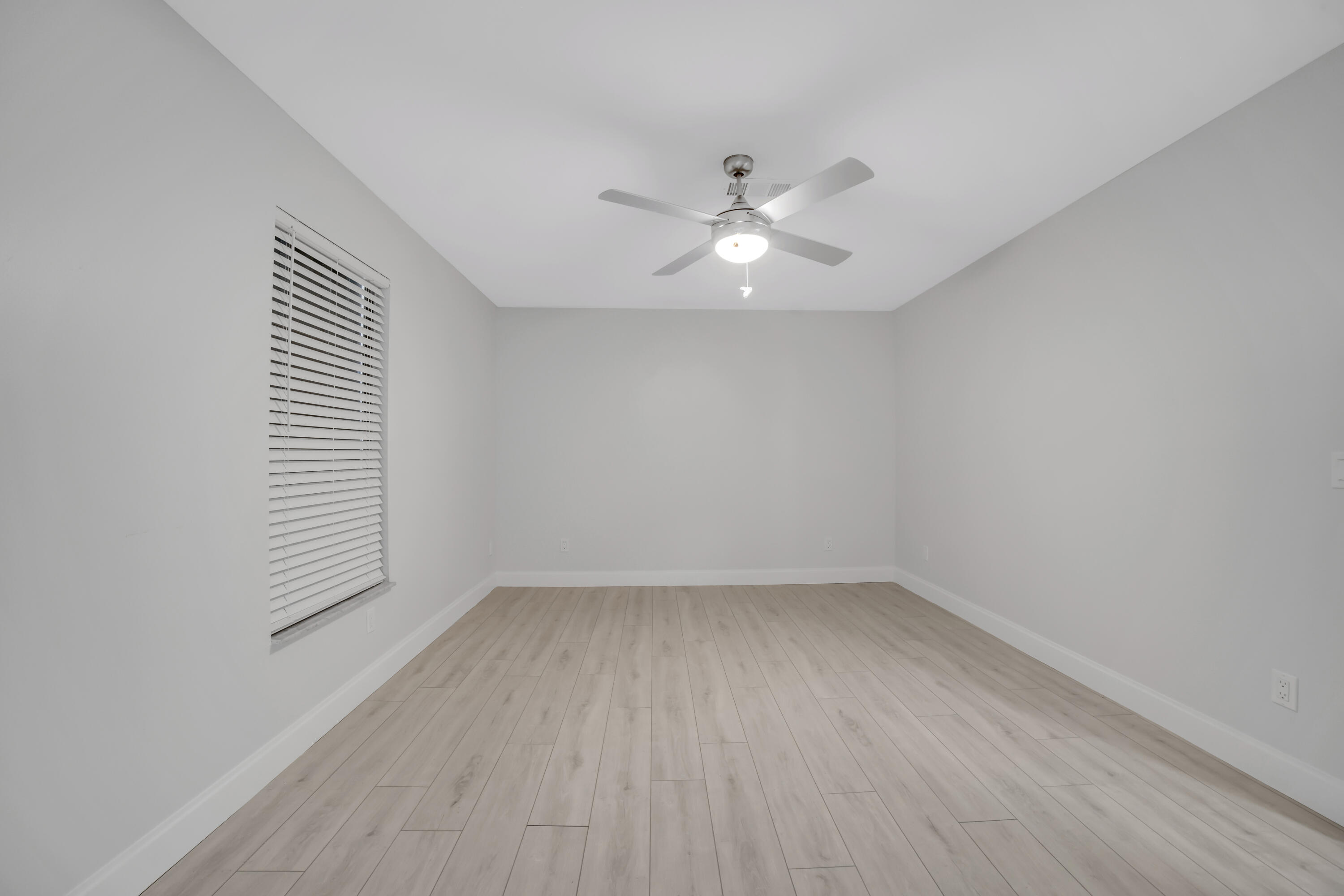 6309 SE Poinciana Lane