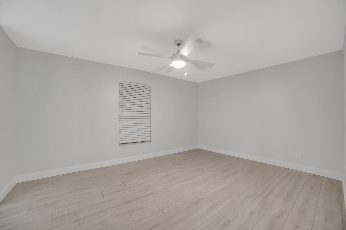 6309 SE Poinciana Lane